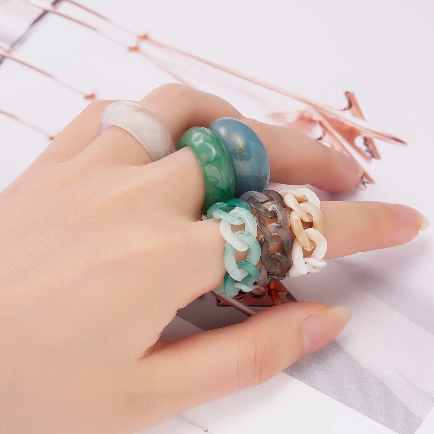 Fashion Colorful Acrylic Resin Geometric Round Transparent Rings Set