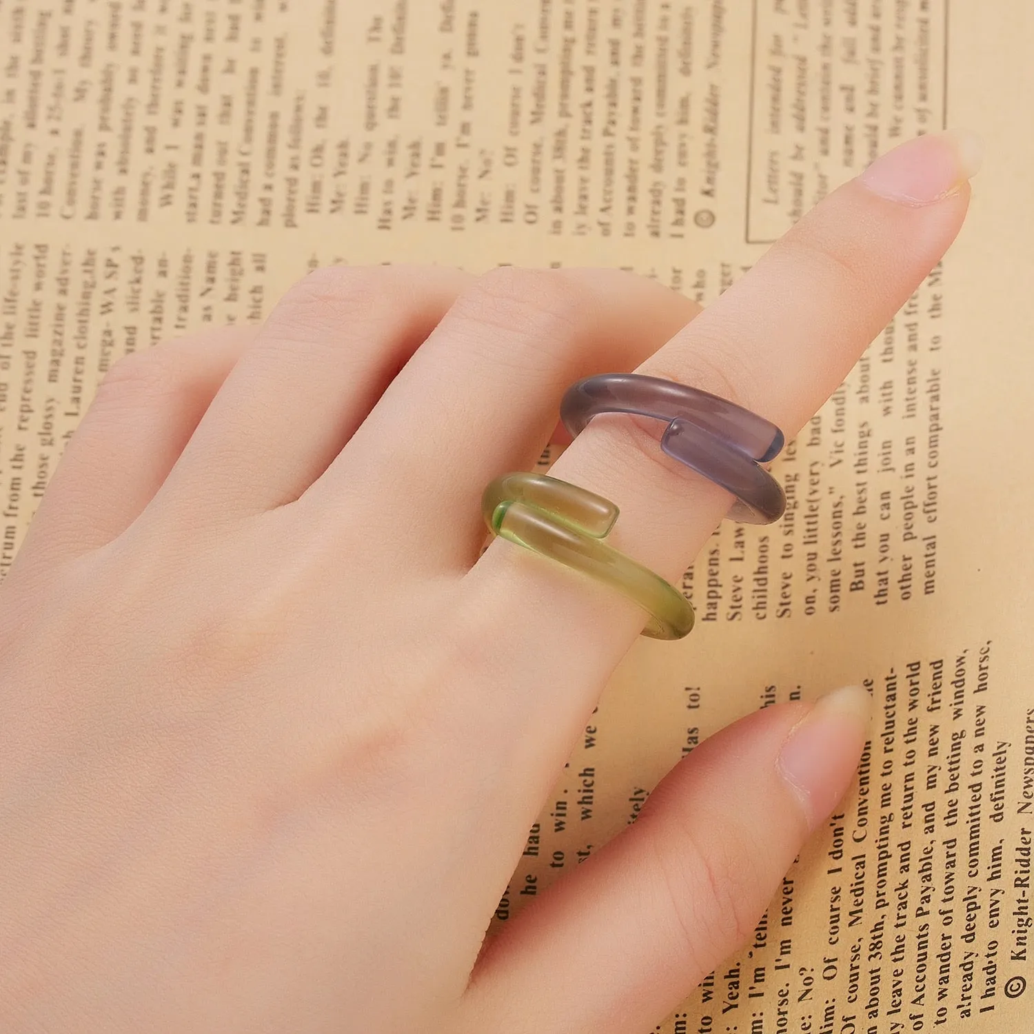 Fashion Colorful Acrylic Resin Geometric Round Transparent Rings Set