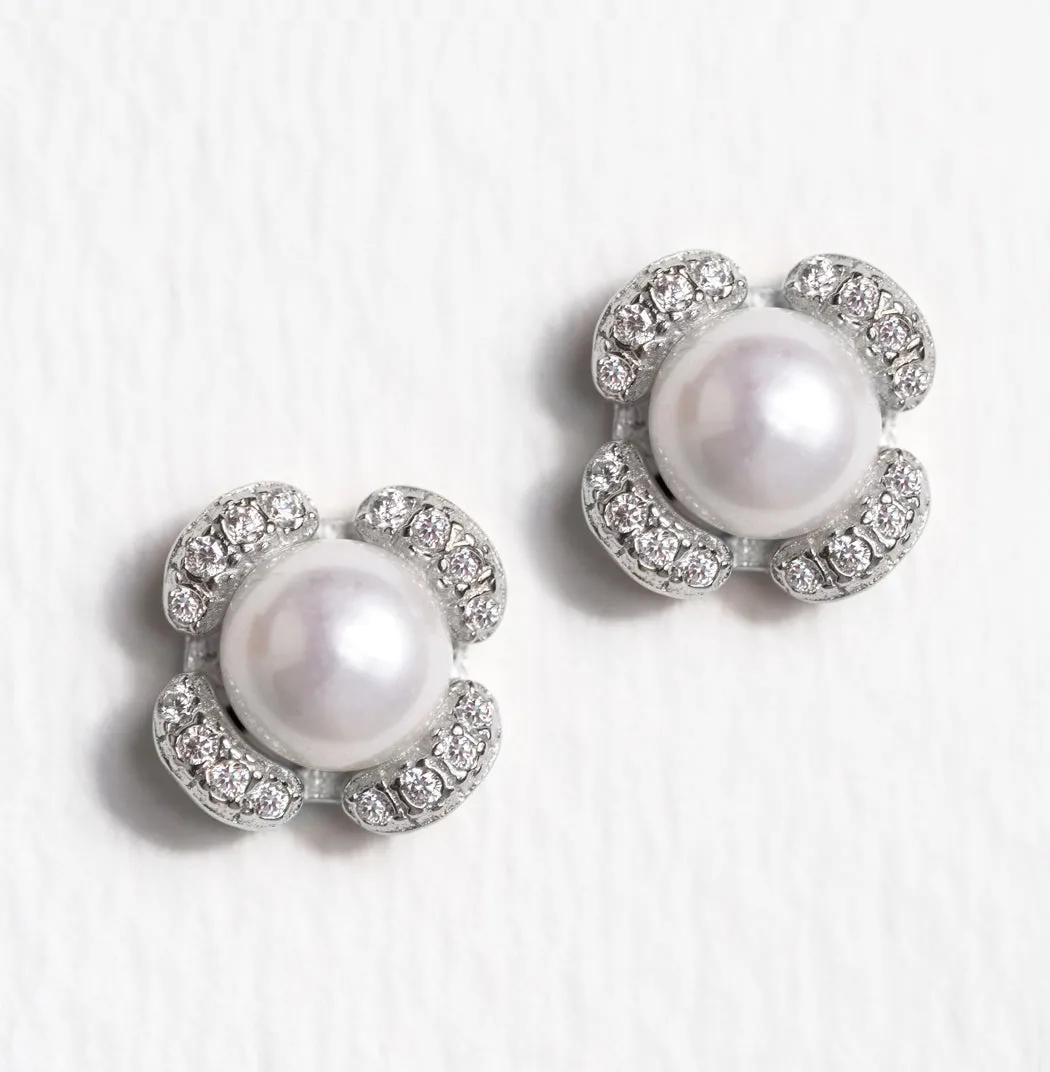 Flora Pearl Stud Earrings