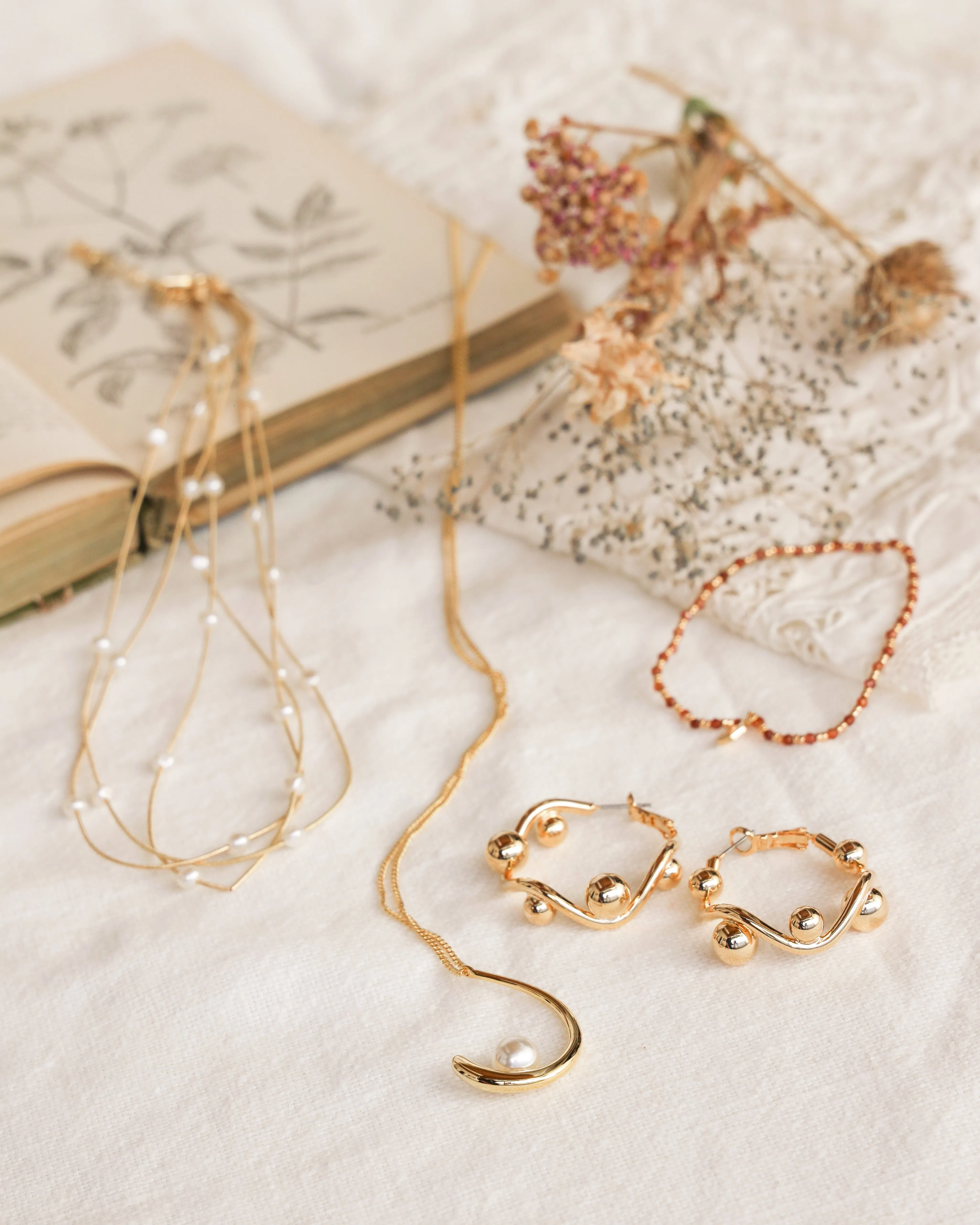 Gallerist Hoop Earrings