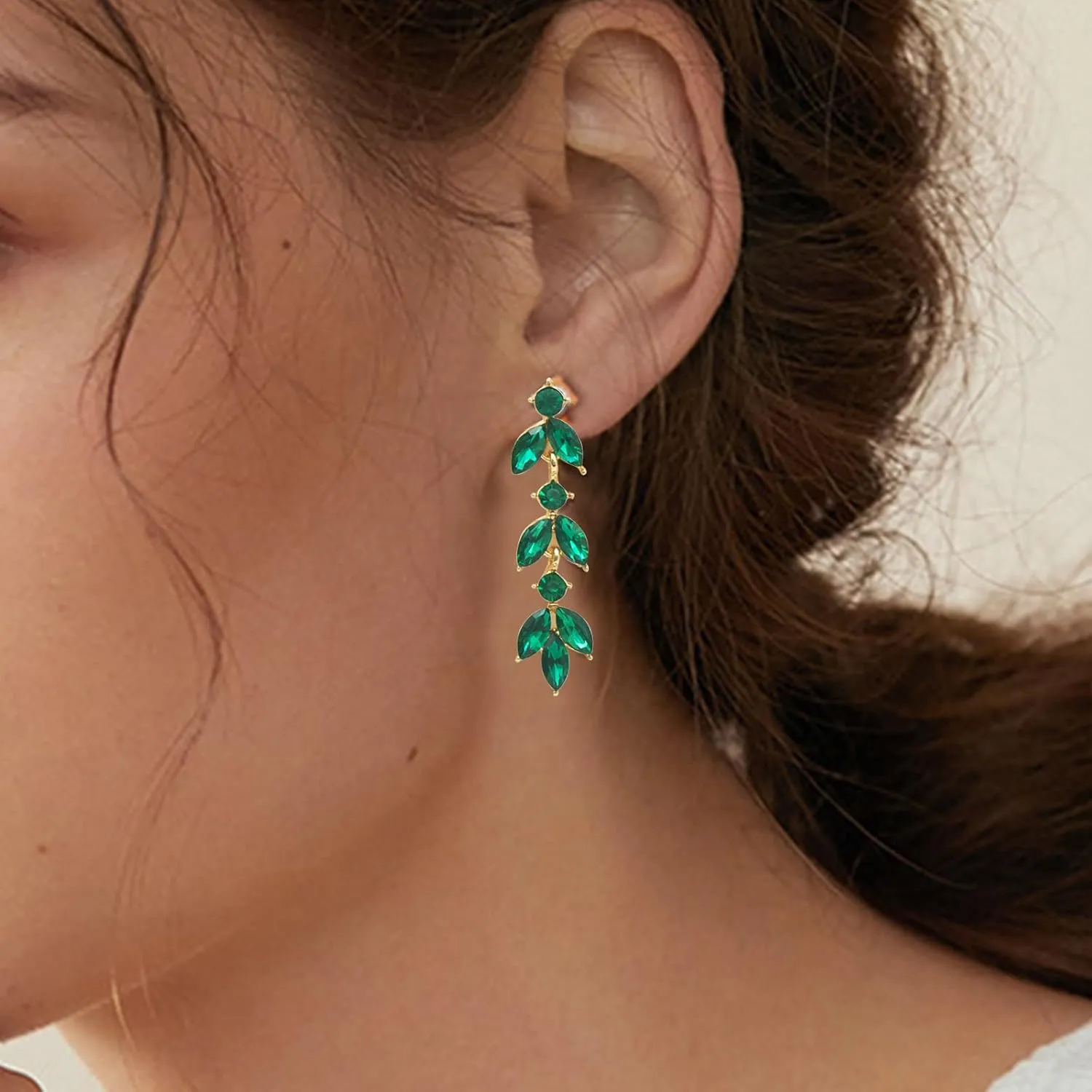 Gold Rhinestone Dangle Earrings for Women Sparkly Wedding Earrings for Brides Bridesmaid Drop Dangling Earrings for Women Cubic Zirconia Bridal Earrings Wedding Jewelry for Women