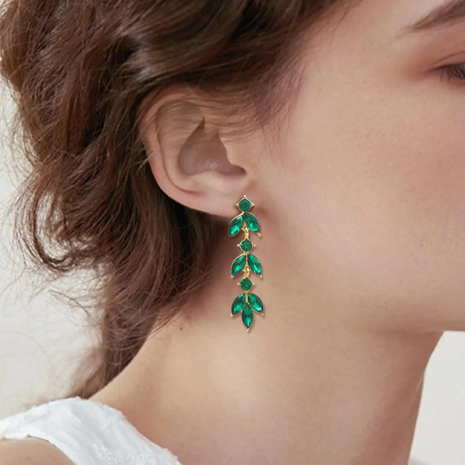 Gold Rhinestone Dangle Earrings for Women Sparkly Wedding Earrings for Brides Bridesmaid Drop Dangling Earrings for Women Cubic Zirconia Bridal Earrings Wedding Jewelry for Women