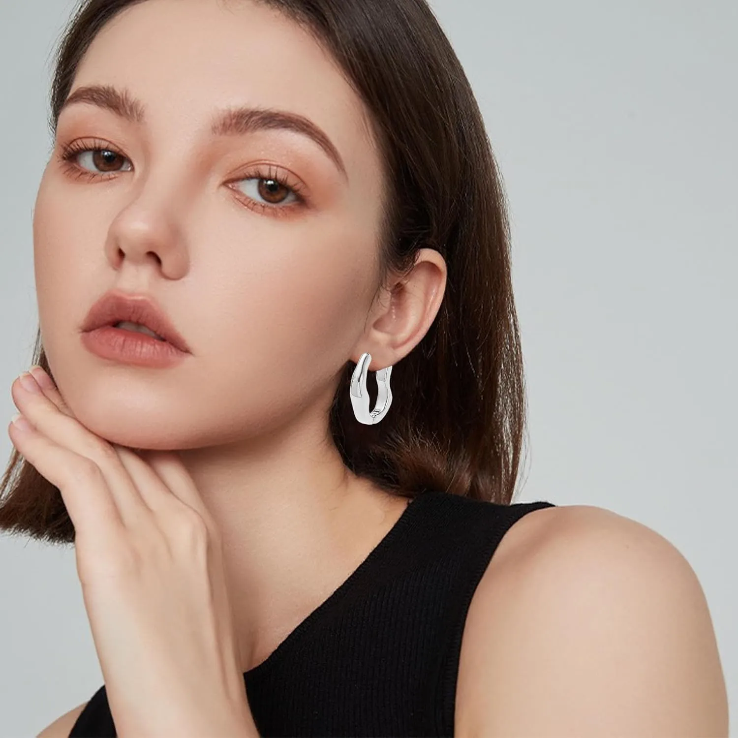 Gold Silver Irregular Hoop Earrings Chunky Minimalist Geometric U-shaped Huggie Earrings for Women Party Jewelry