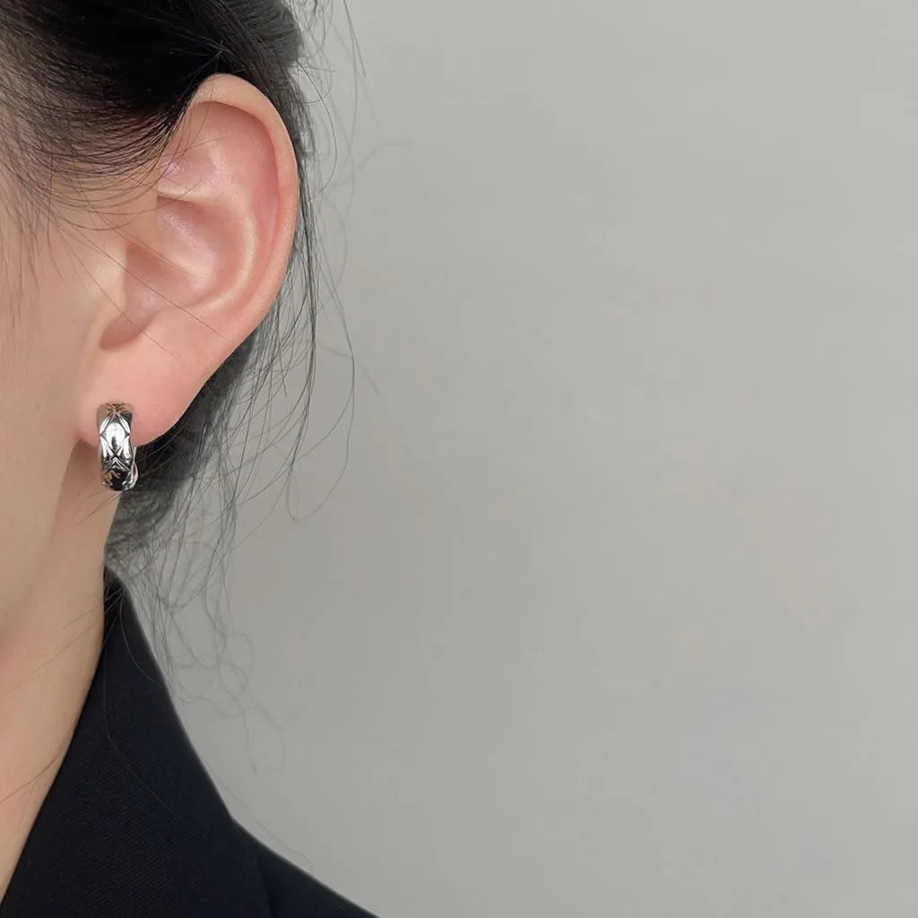 Gold Textures Chunky Hoop Dangle Earrings for Women Minimalist Silver Geometric Thick Metal Huggie Earrings Lightweight Statement Jewelry Gifts