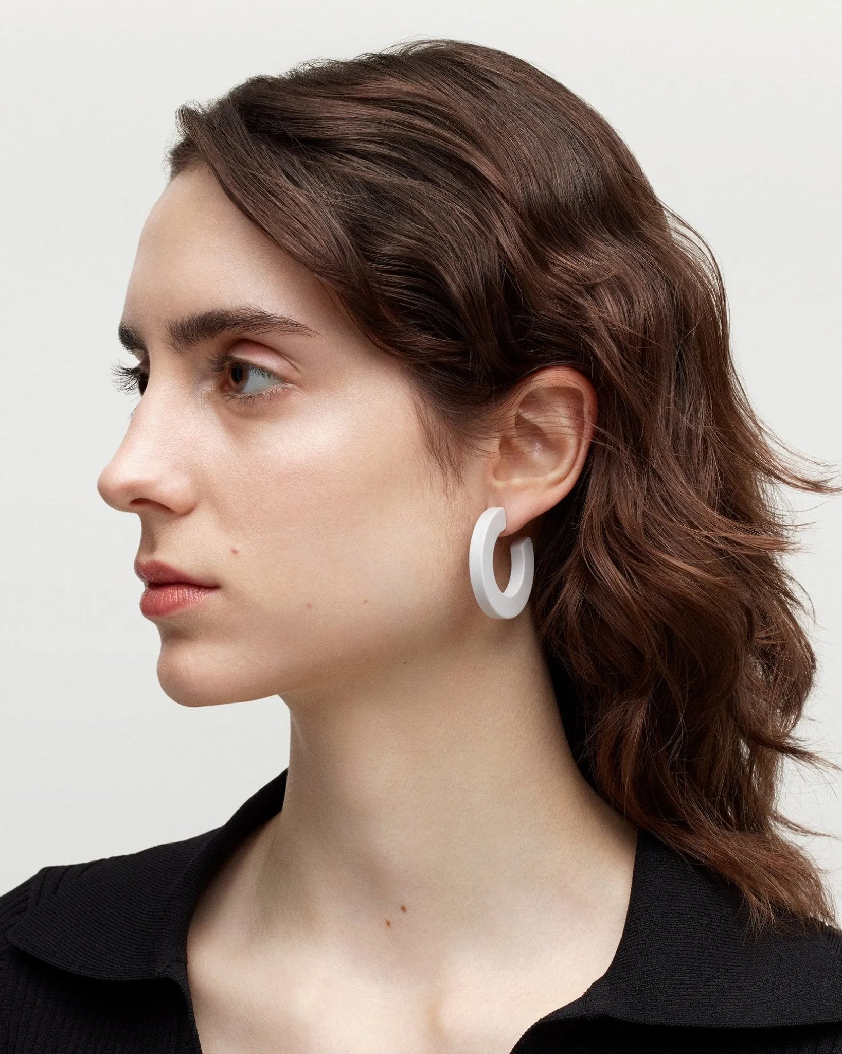 Kate Hoops in Light Grey Matte