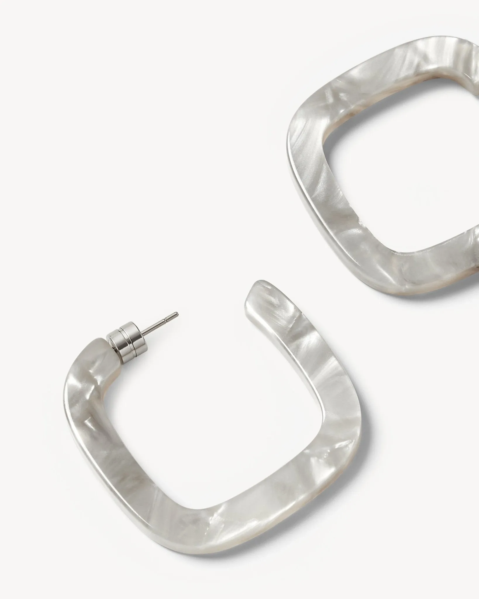 Midi Square Hoops in Grey Shell
