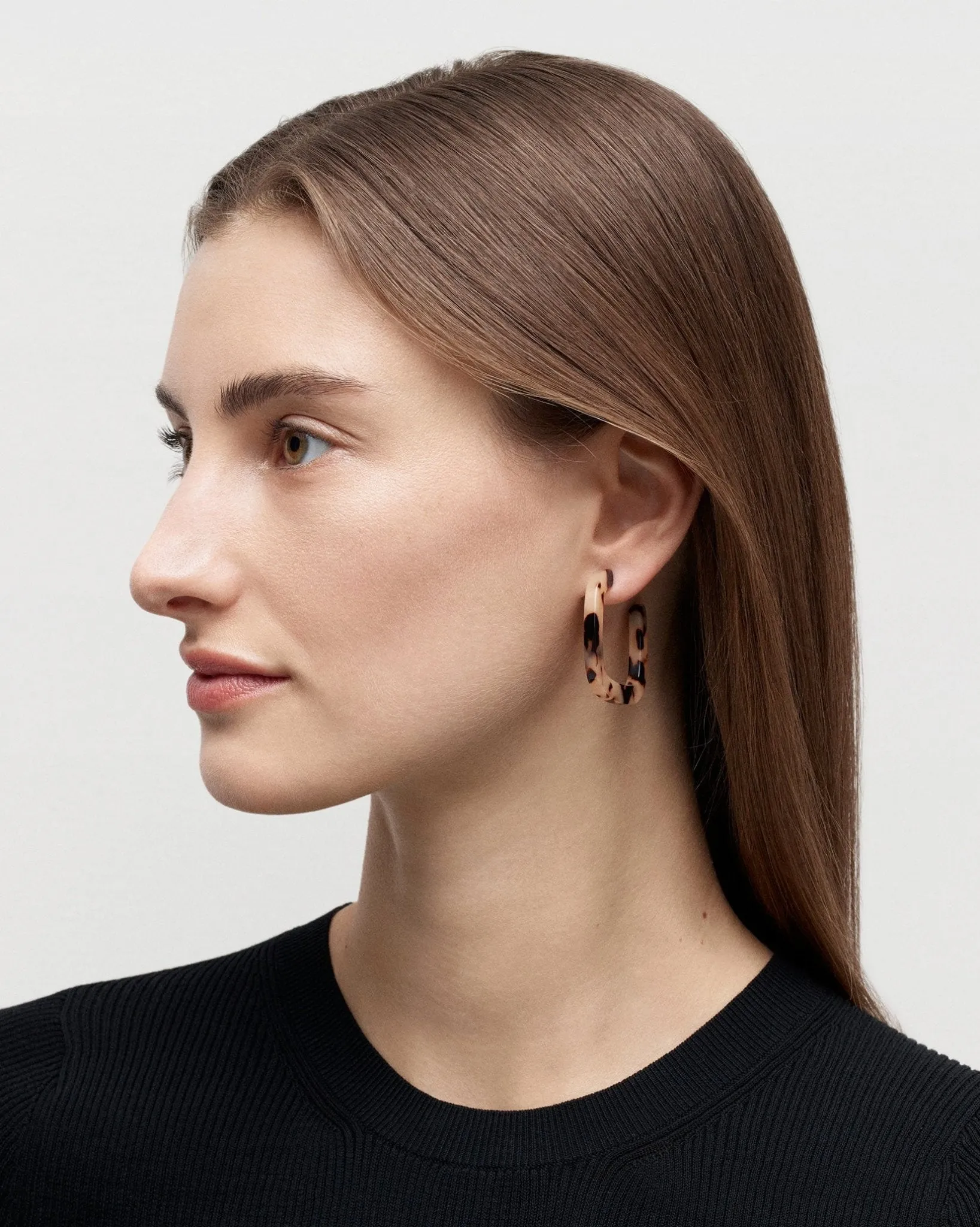 Midi Square Hoops in Grey Shell