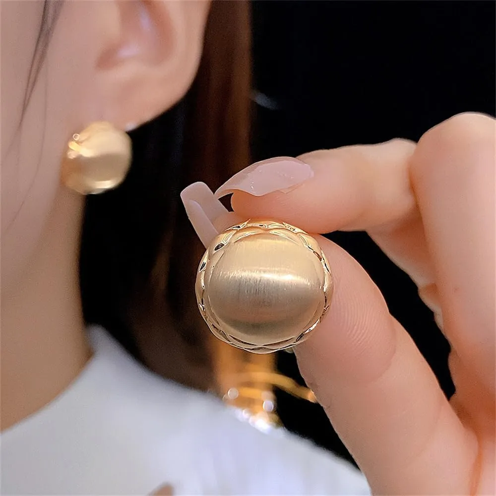 Minimalist Round Triangle Stud Earrings for Women 925 Sterling Silver Post Earrings Circle Disc Studs Statement Earrings Fashion Ear Jewelry