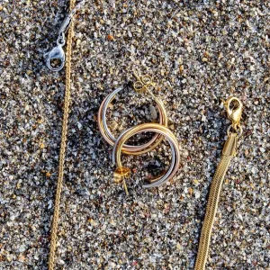 Mix it up hoop studs