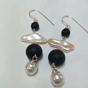 MOKO EARRINGS PEARL ONYX 2