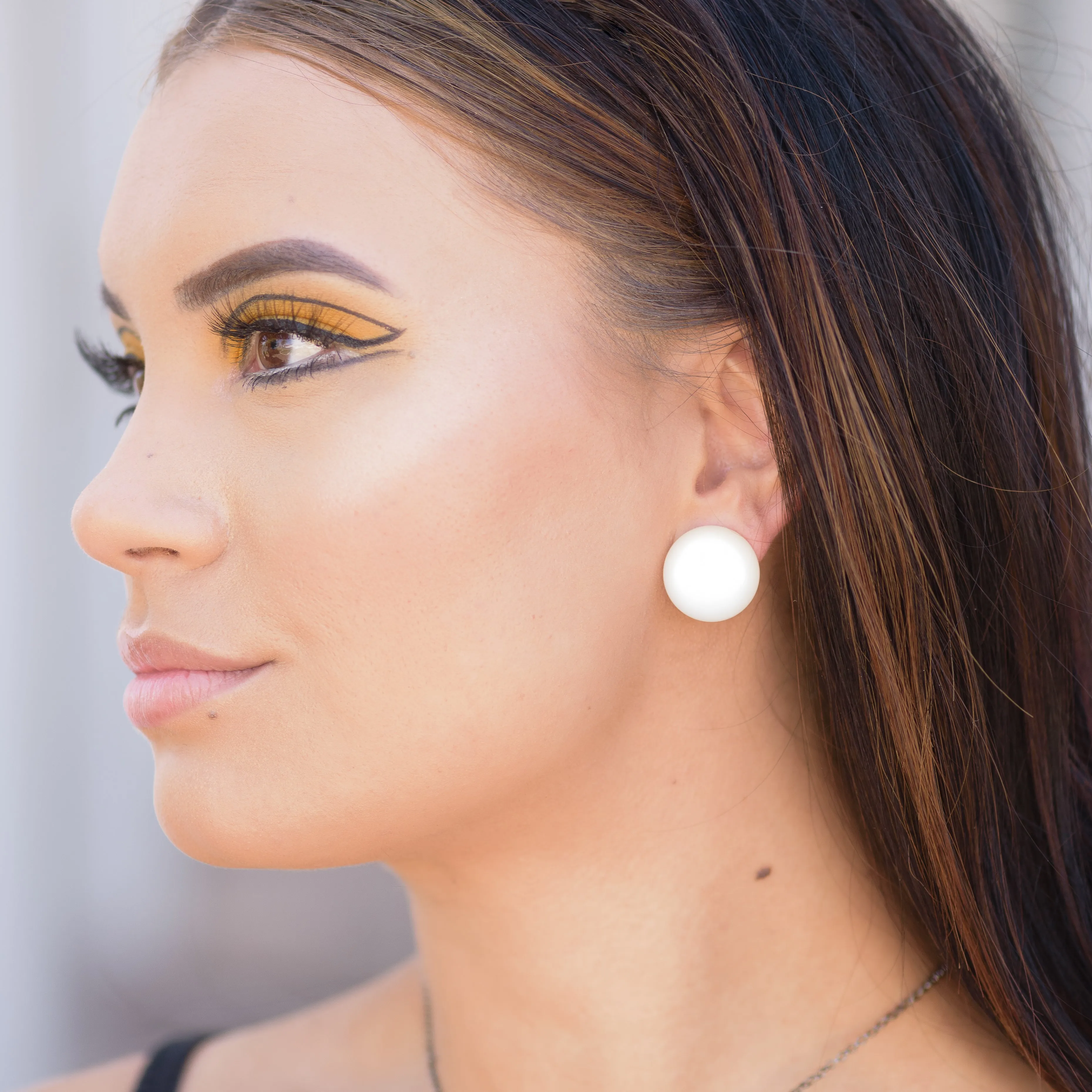 Off White Shell Glow Retro Button Stud Earrings