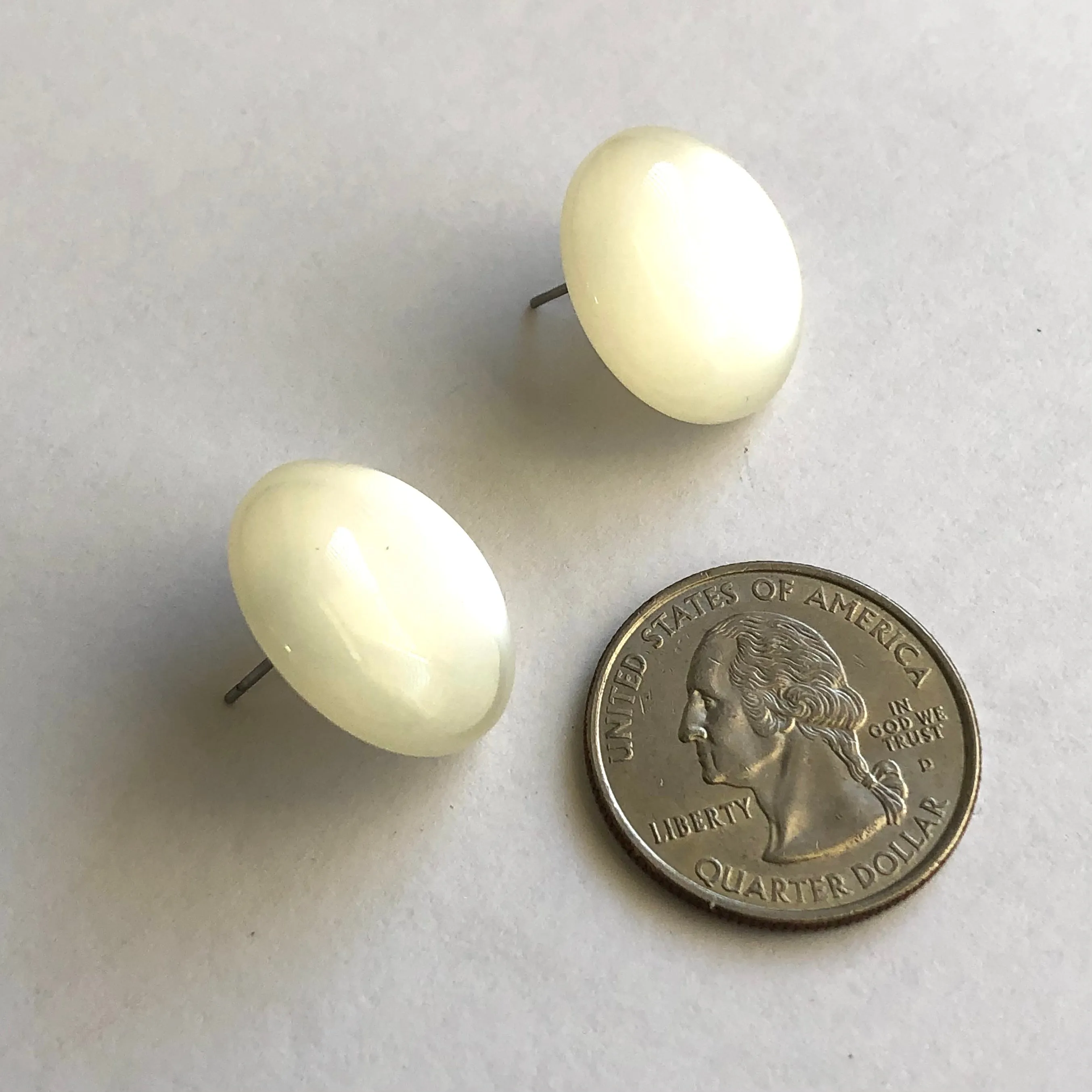 Off White Shell Glow Retro Button Stud Earrings
