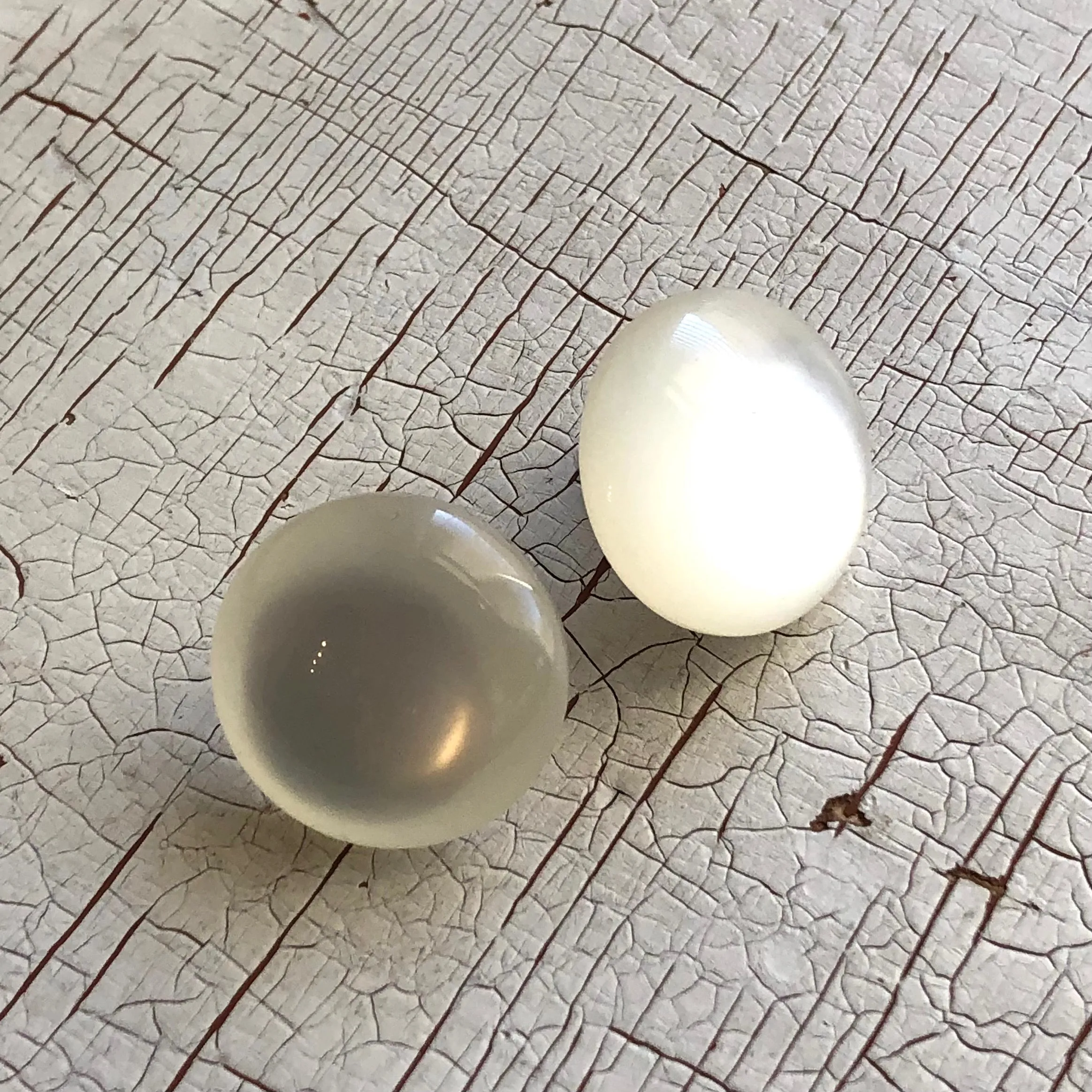 Off White Shell Glow Retro Button Stud Earrings
