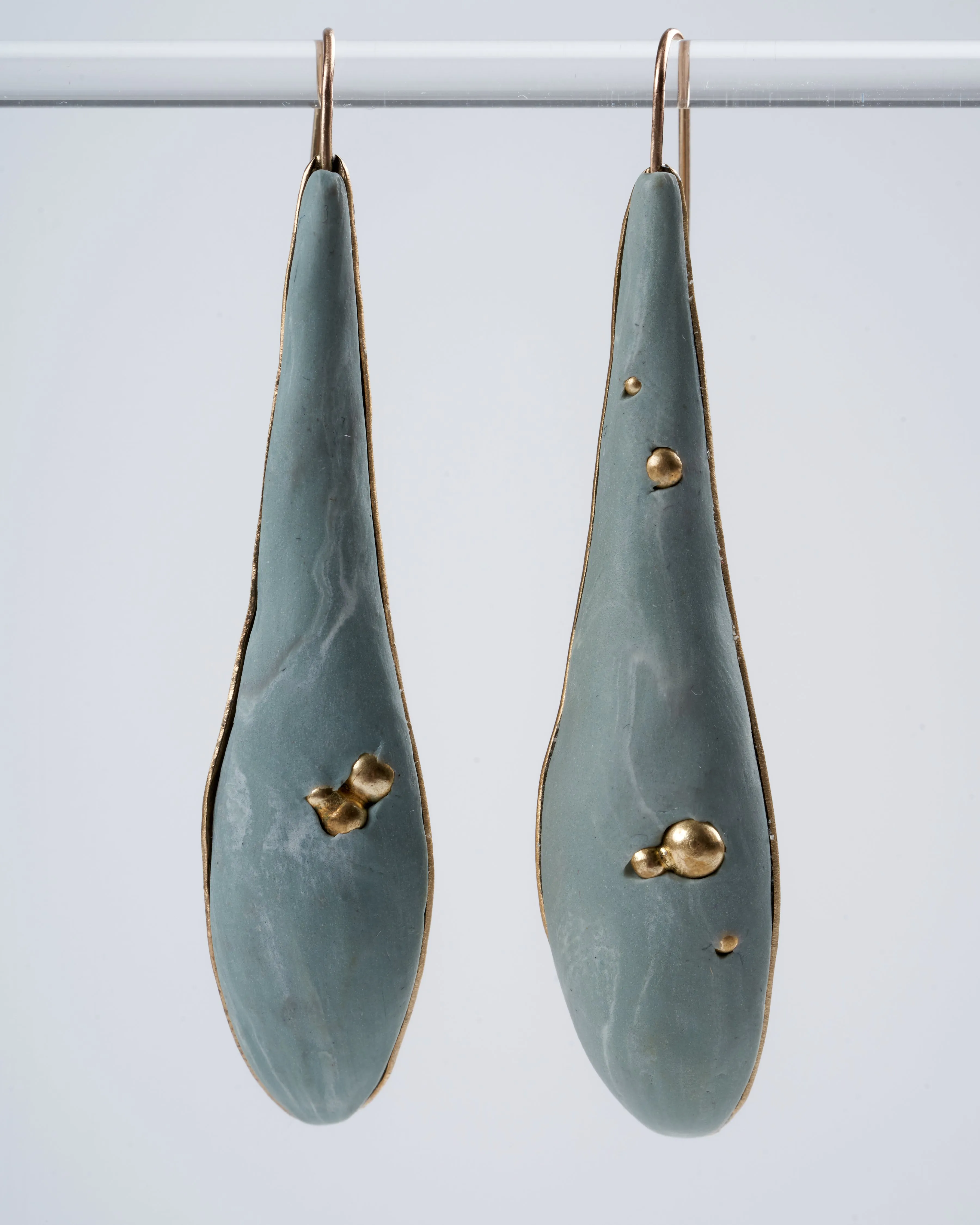 olive leaf clay earring - light blue