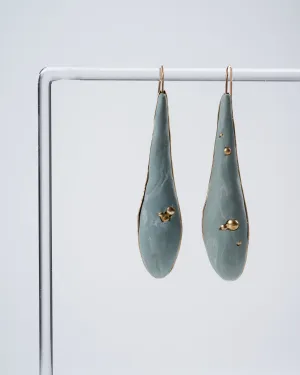 olive leaf clay earring - light blue