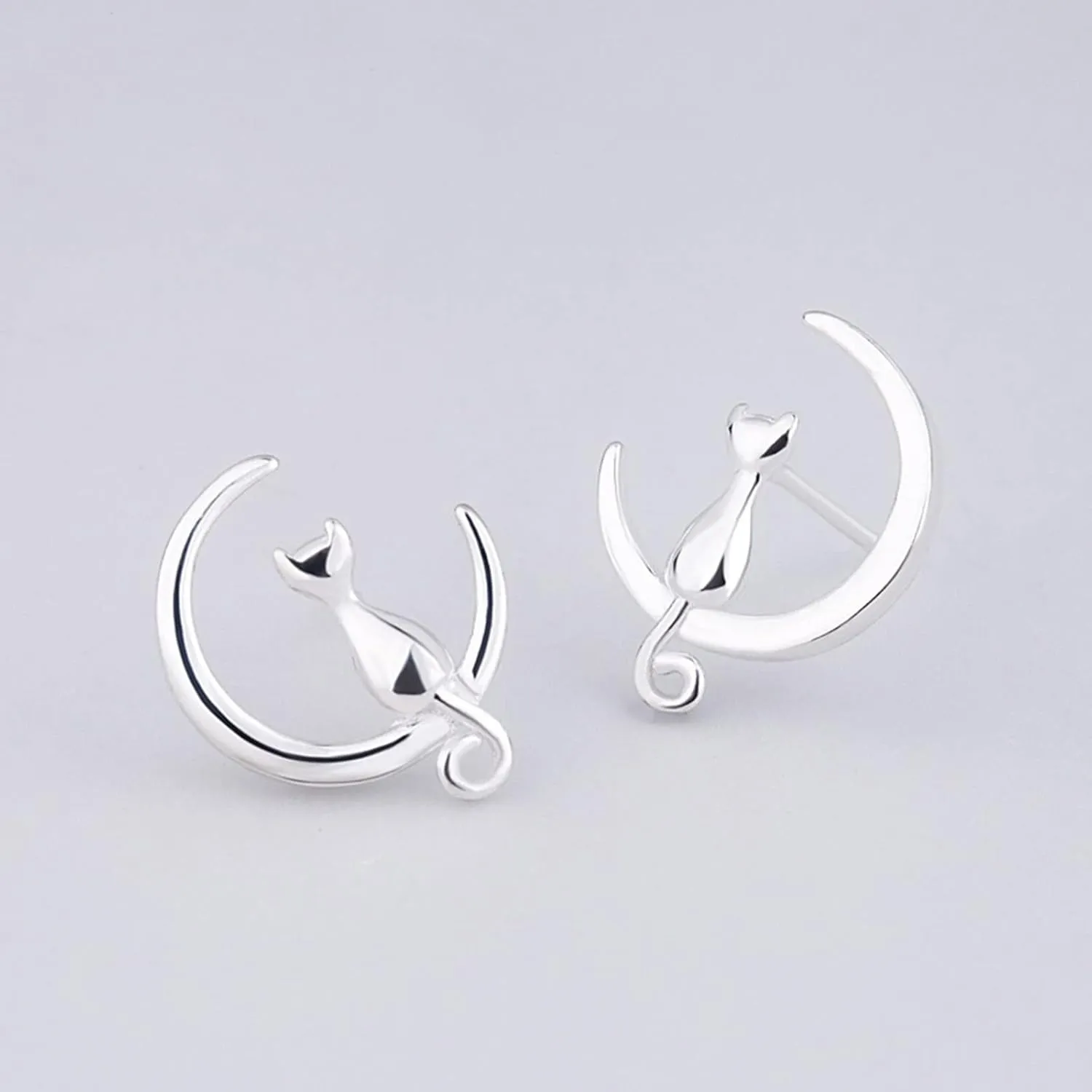 Oversized Earrings Fashion Cat On The Moon Design Stud Earrings For Women Handmade Simple Style Ear Hoop Dangle