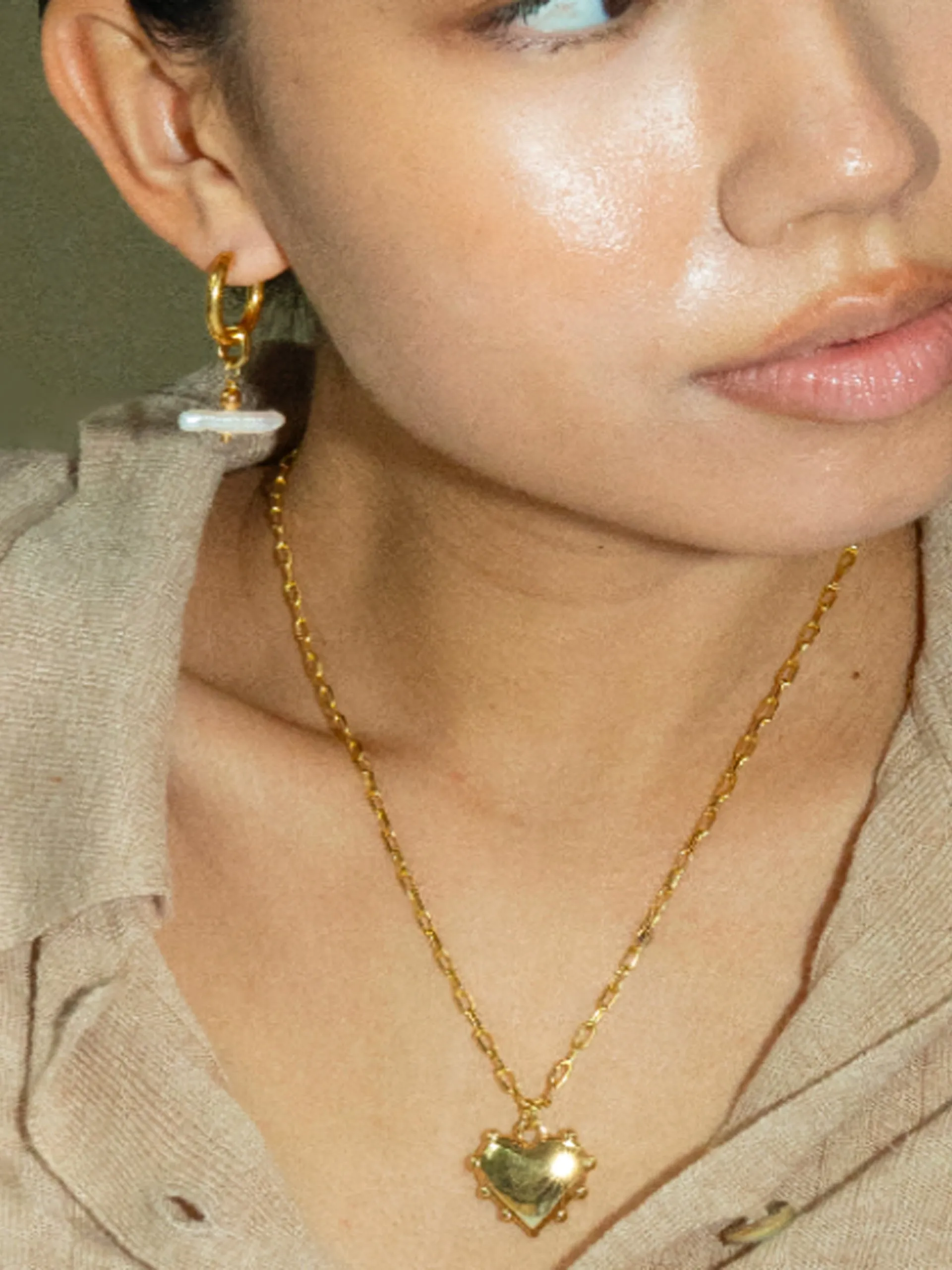 Pearl T bar earring