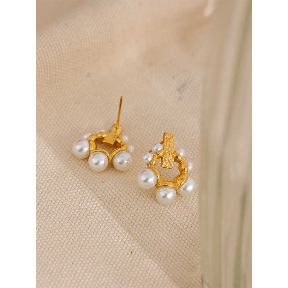 Pearls Geometric Hollow Earrings