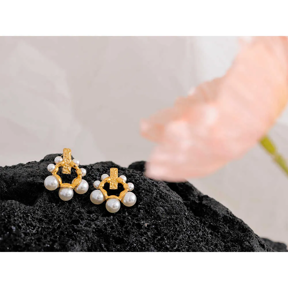 Pearls Geometric Hollow Earrings