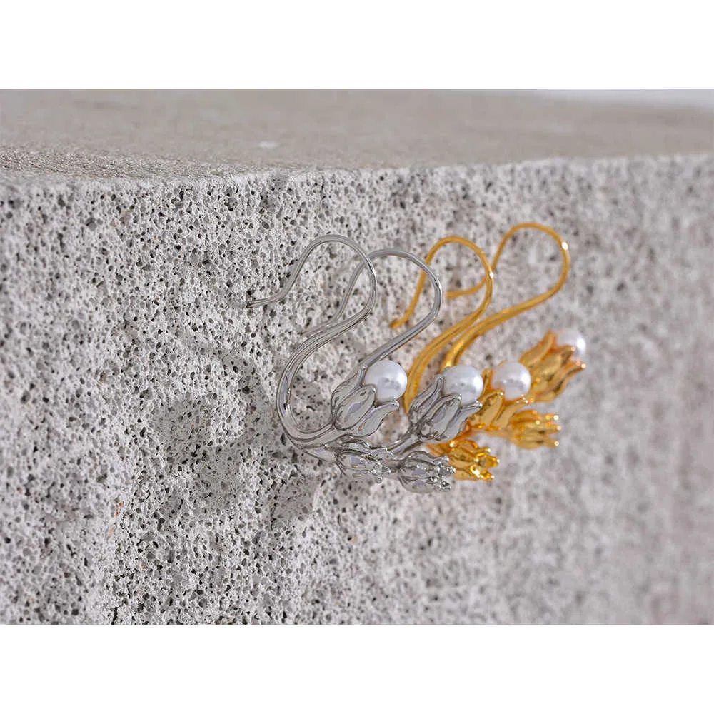 Pearls Tulip Flower Earrings
