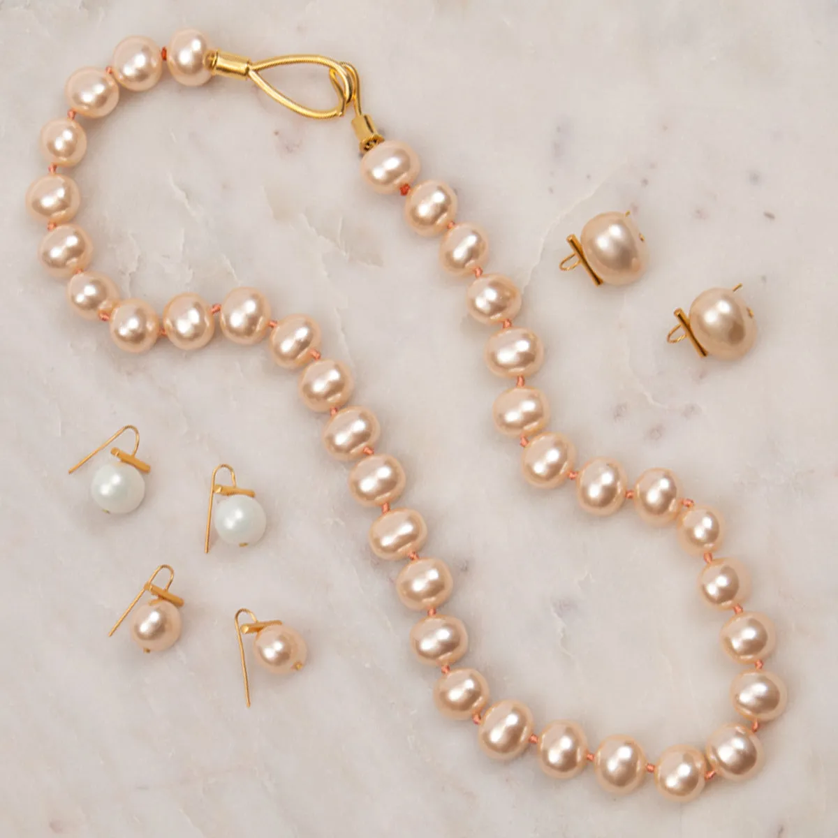 Pebble pearl earrings