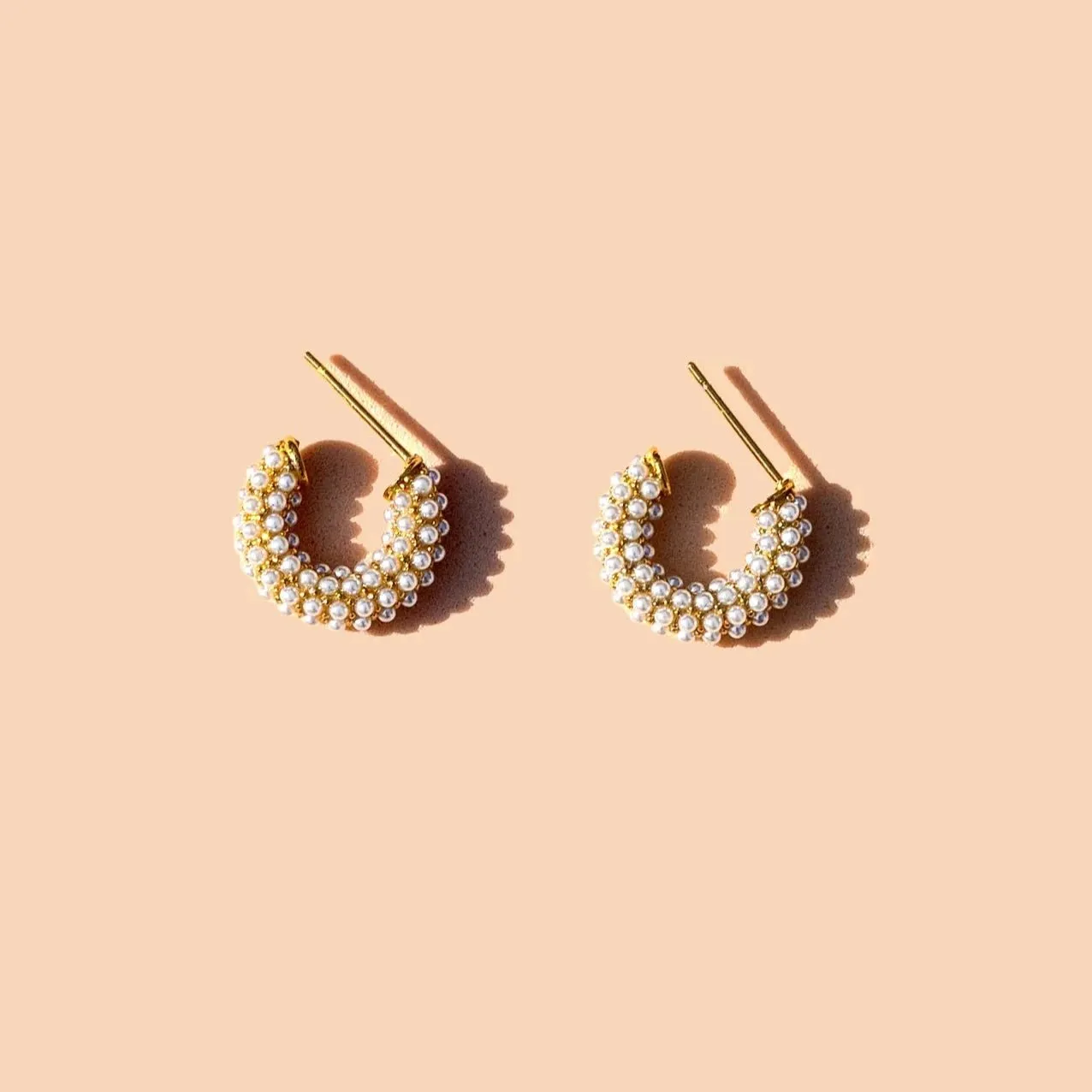 Peter   June: Pearl Mini Dot Round Hoops
