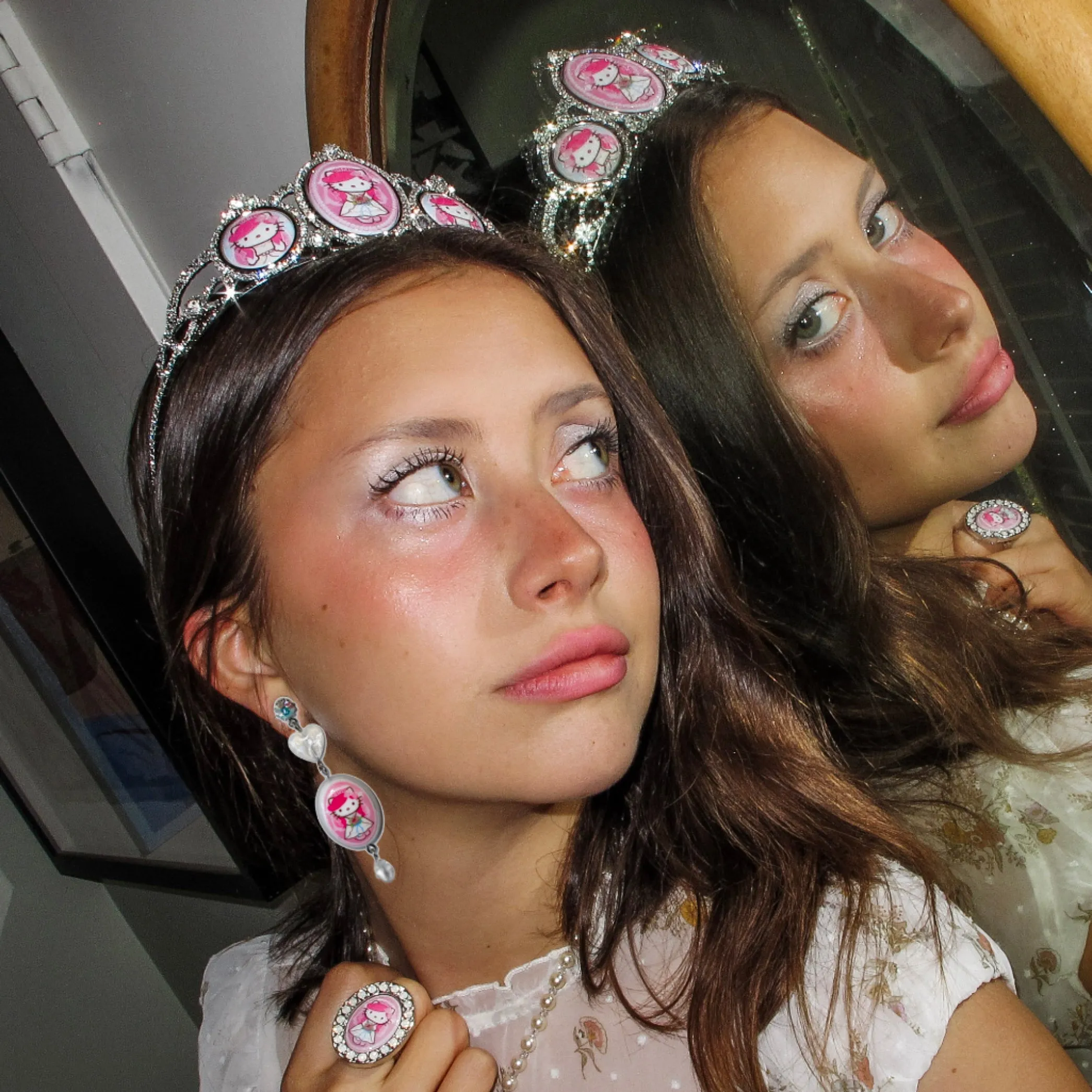 PORTRAIT BRIDE EARRINGS