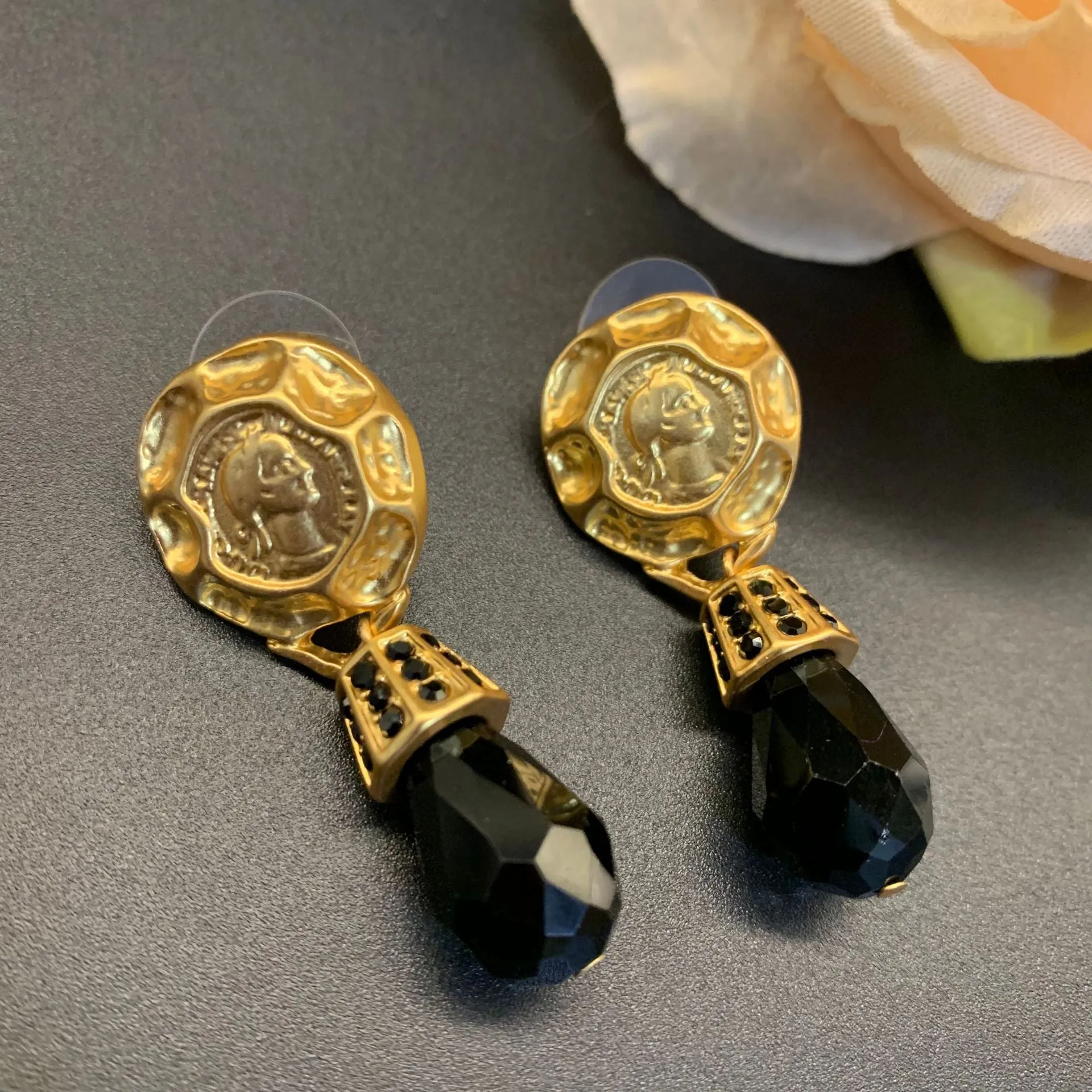 "French Vintage Geometric Noir" Princess Black Crystal Earrings