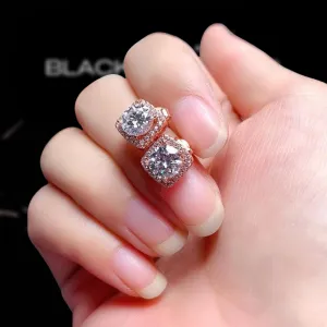 Round Diamond Attractive Character Stud Earrings