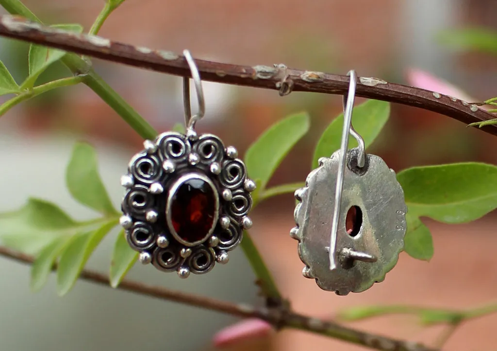 Round Silver Carving Flower Earrings with Garnet Inlays