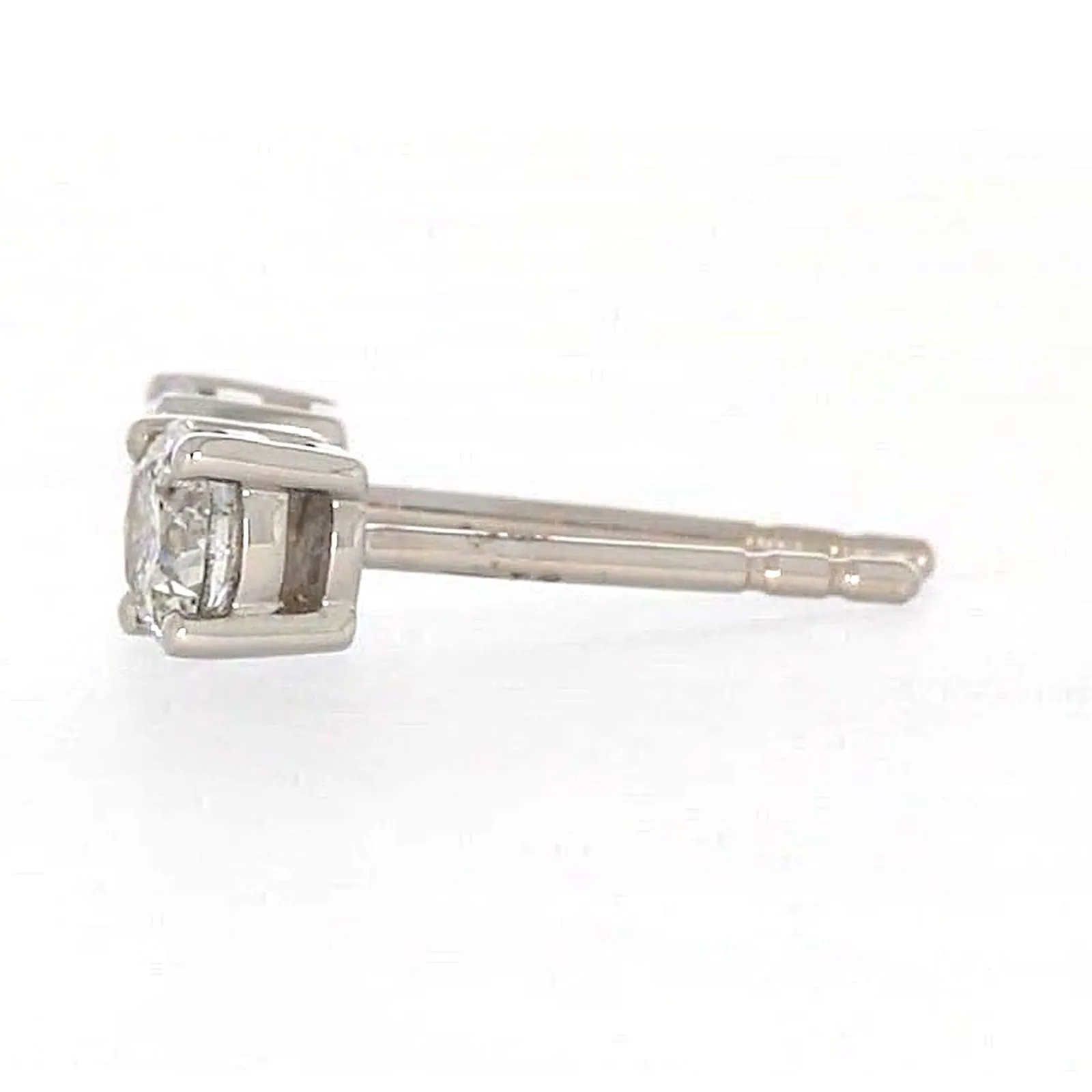 Solitaire 18ct White Gold Round Brilliant Cut with 1/2 Carat tw of Diamonds Studs