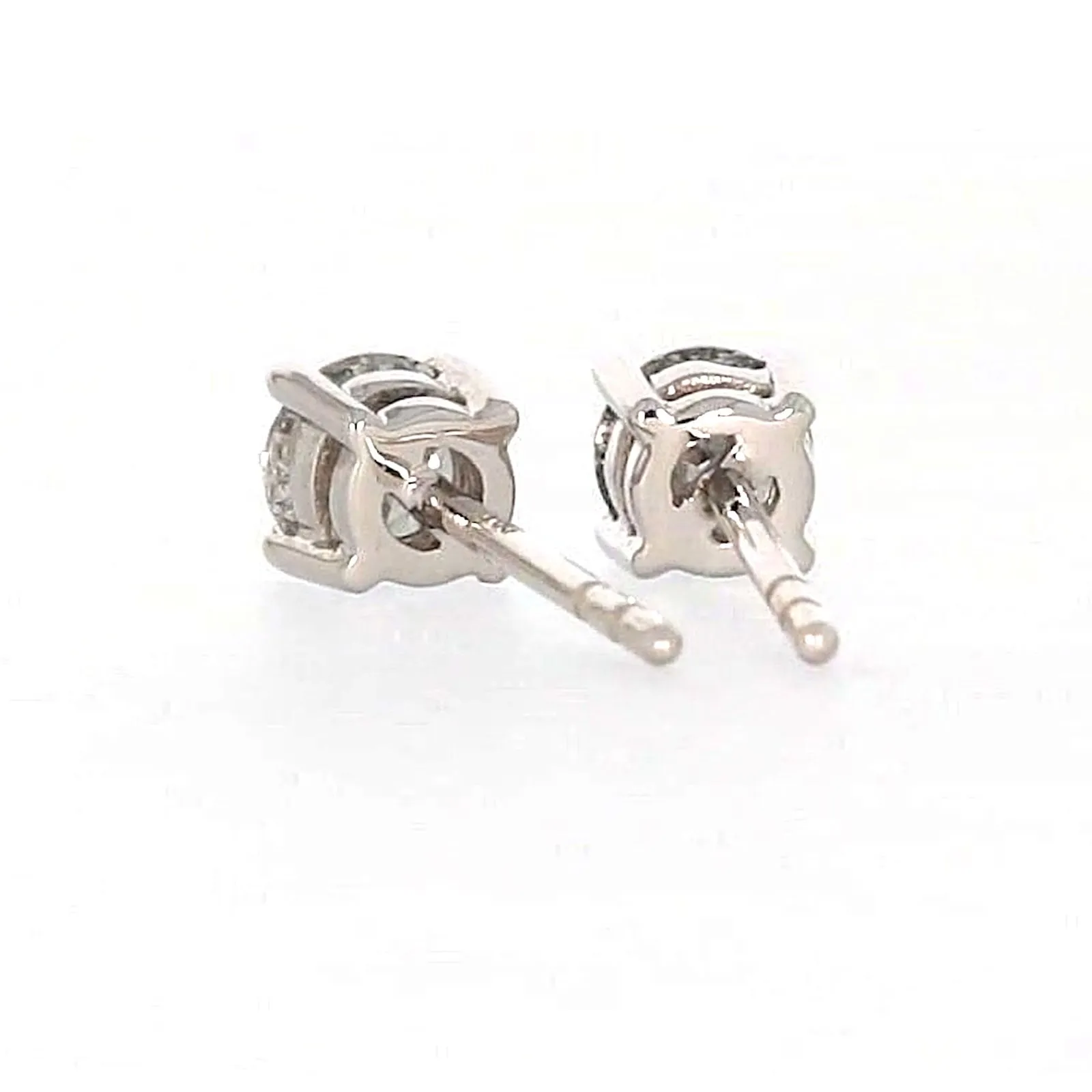 Solitaire 18ct White Gold Round Brilliant Cut with 1/2 Carat tw of Diamonds Studs