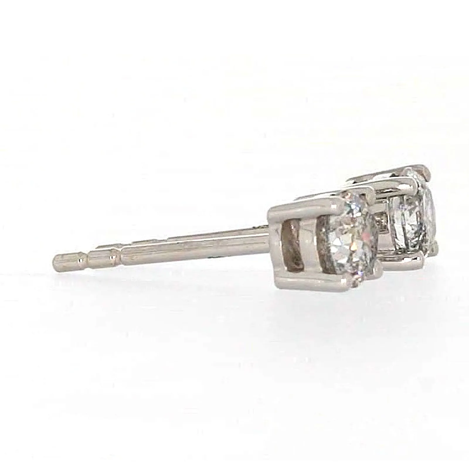 Solitaire 18ct White Gold Round Brilliant Cut with 1/2 Carat tw of Diamonds Studs