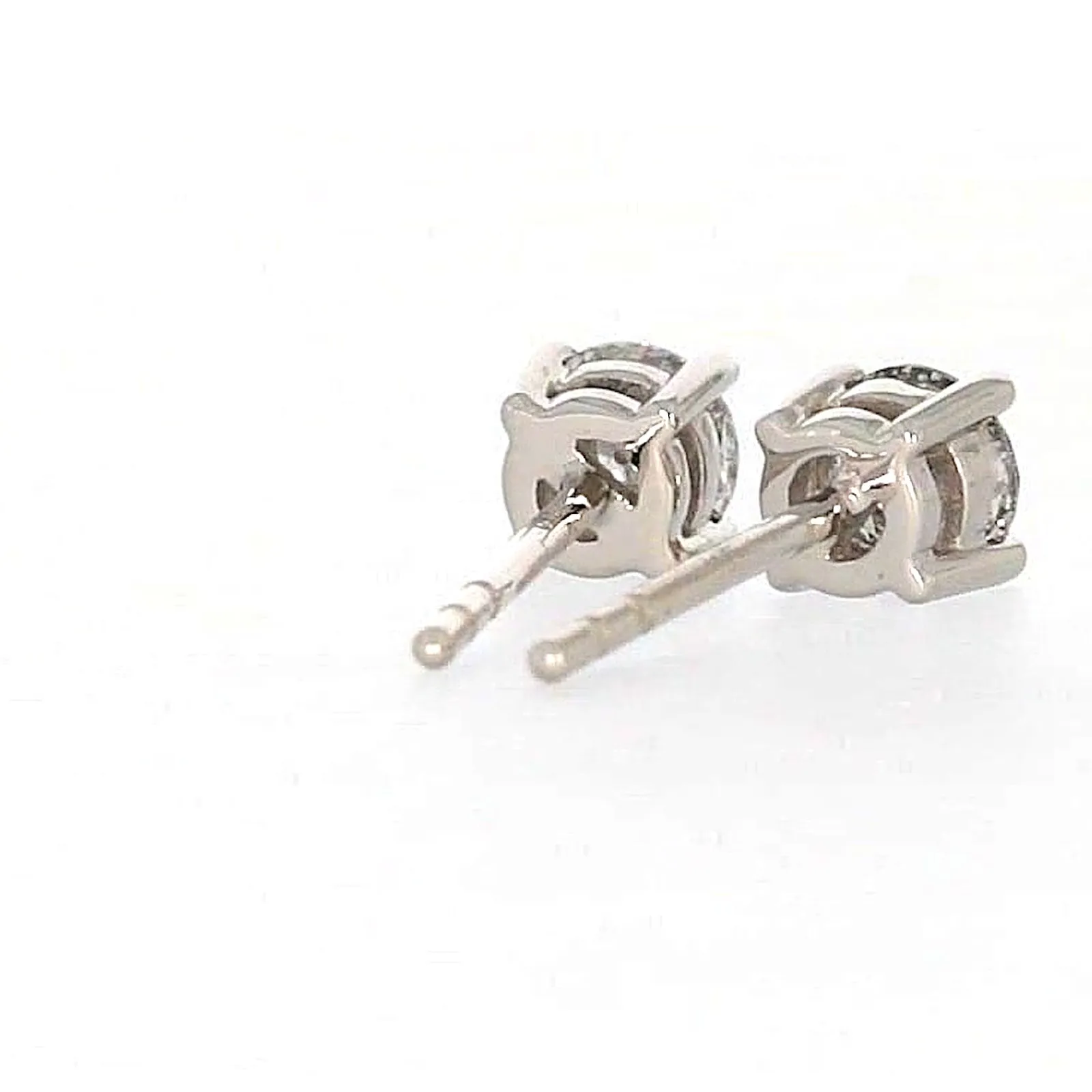 Solitaire 18ct White Gold Round Brilliant Cut with 1/2 Carat tw of Diamonds Studs