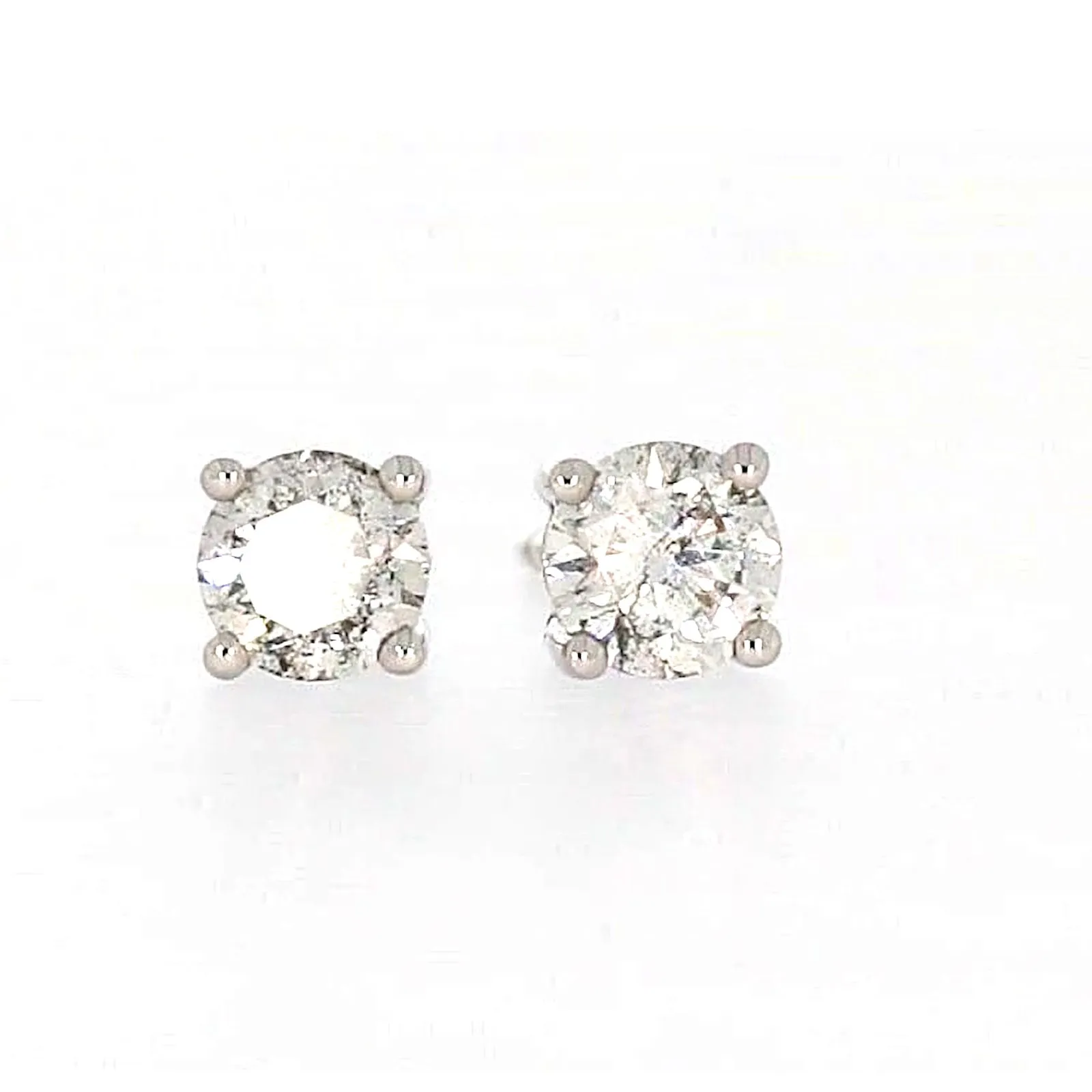 Solitaire 18ct White Gold Round Brilliant Cut with 1/2 Carat tw of Diamonds Studs