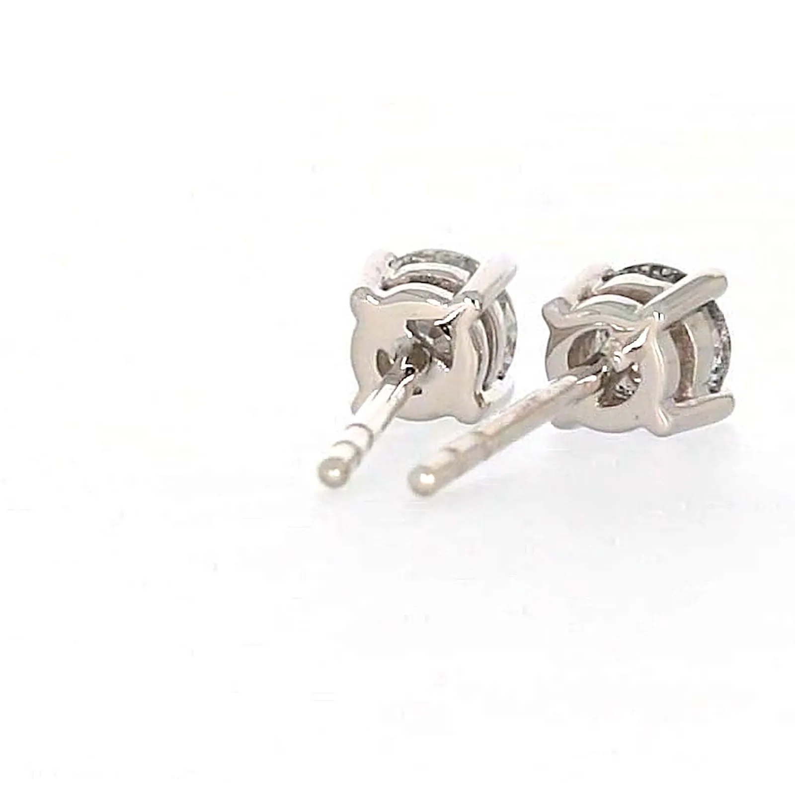 Solitaire 18ct White Gold Round Brilliant Cut with 1/2 Carat tw of Diamonds Studs
