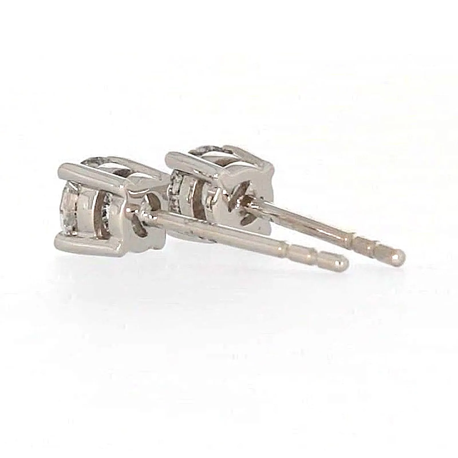 Solitaire 18ct White Gold Round Brilliant Cut with 1/2 Carat tw of Diamonds Studs