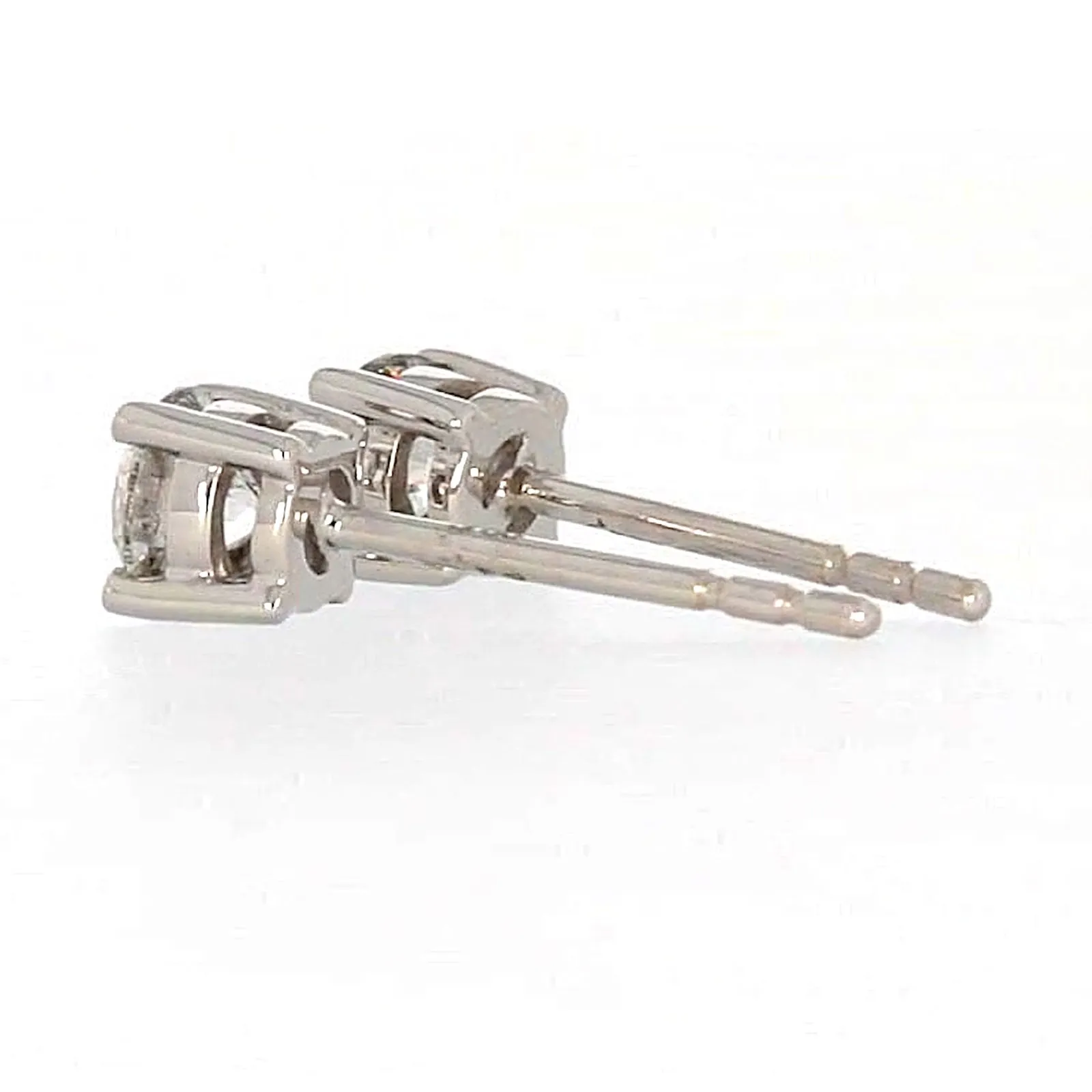 Solitaire 18ct White Gold Round Brilliant Cut with 1/2 Carat tw of Diamonds Studs