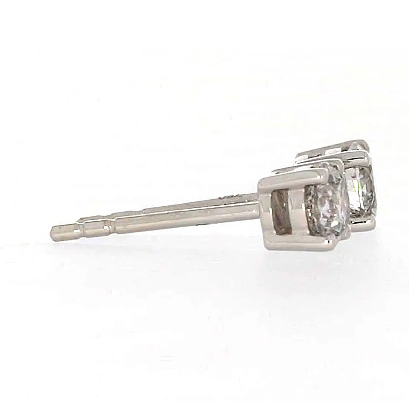 Solitaire 18ct White Gold Round Brilliant Cut with 1/2 Carat tw of Diamonds Studs