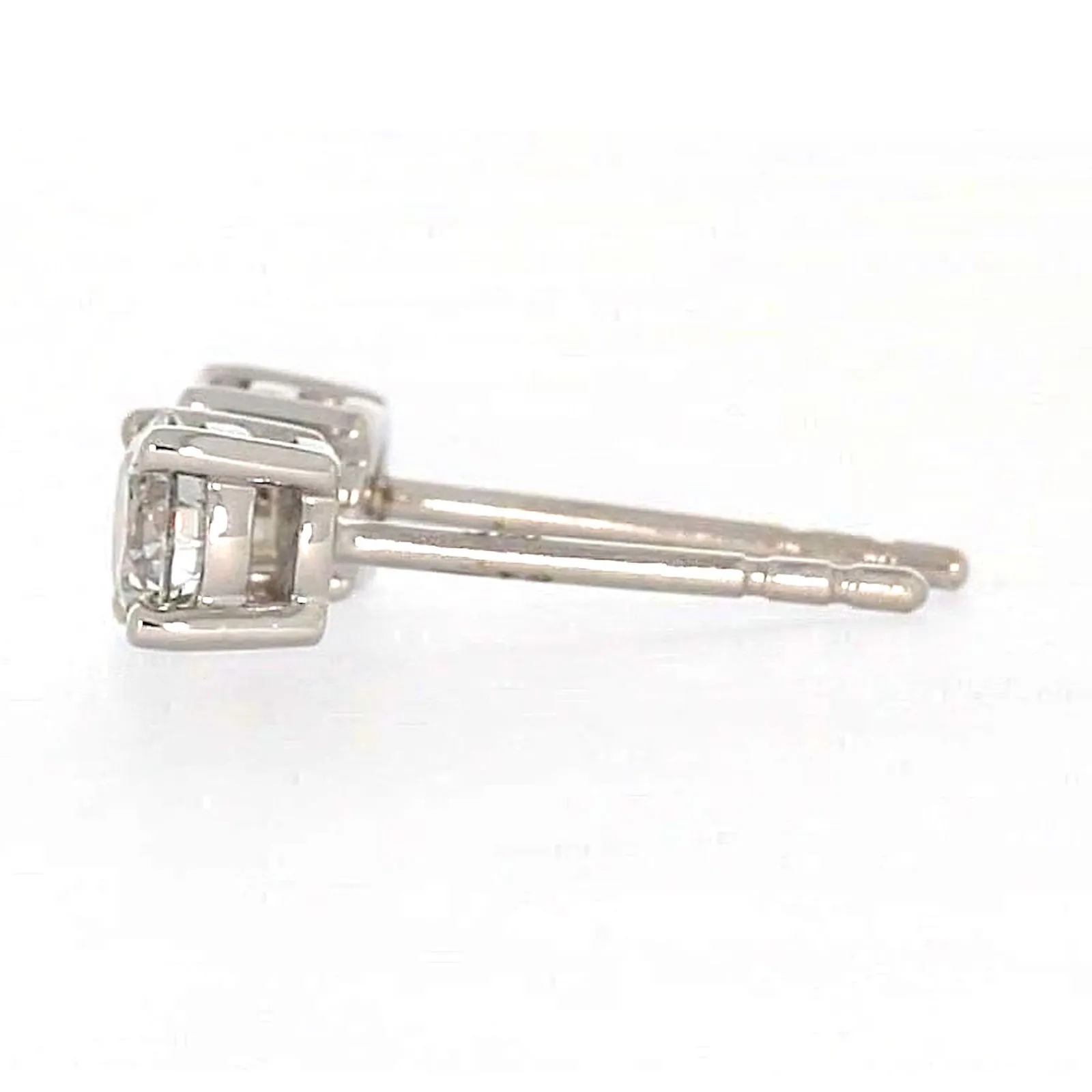Solitaire 18ct White Gold Round Brilliant Cut with 1/2 Carat tw of Diamonds Studs