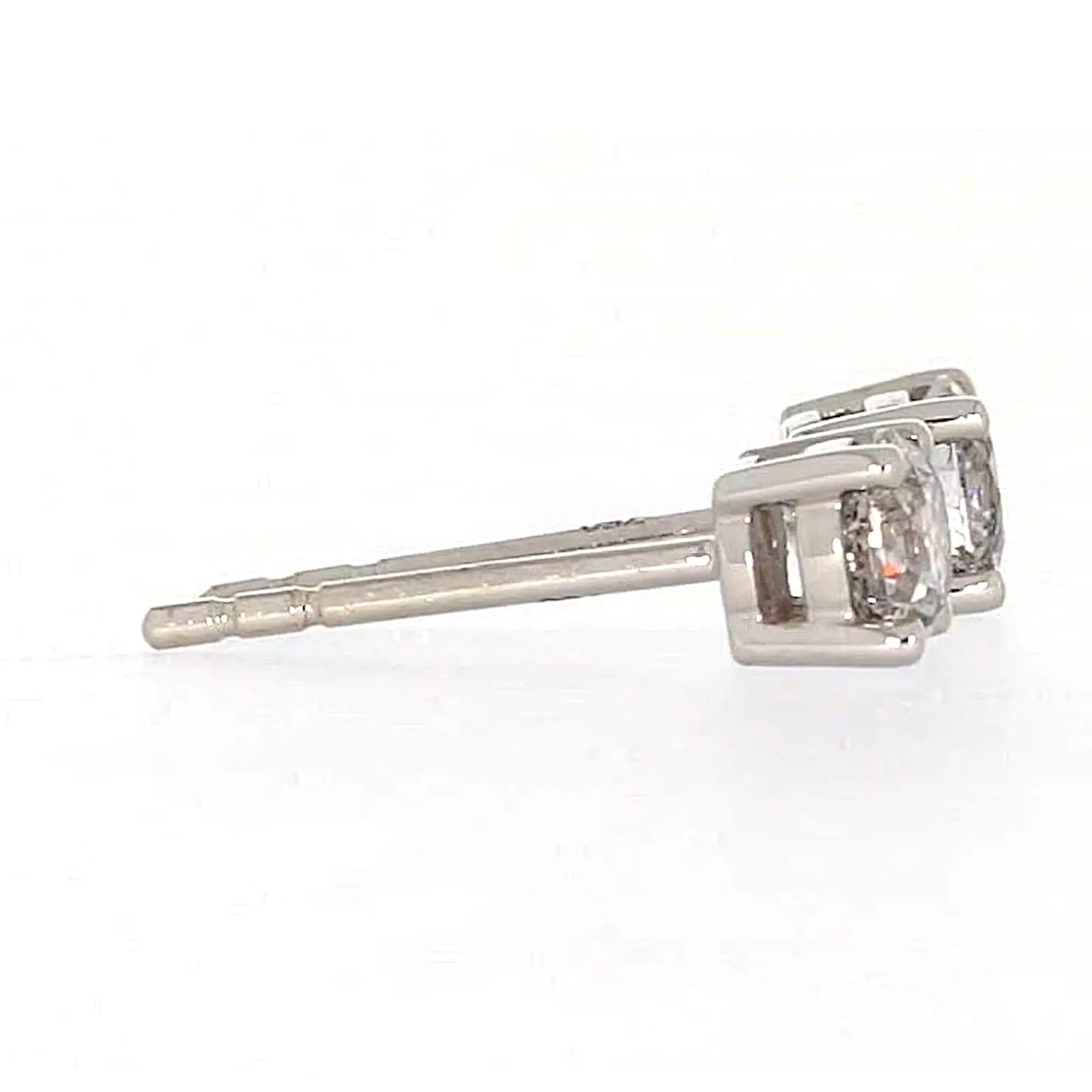 Solitaire 18ct White Gold Round Brilliant Cut with 1/2 Carat tw of Diamonds Studs