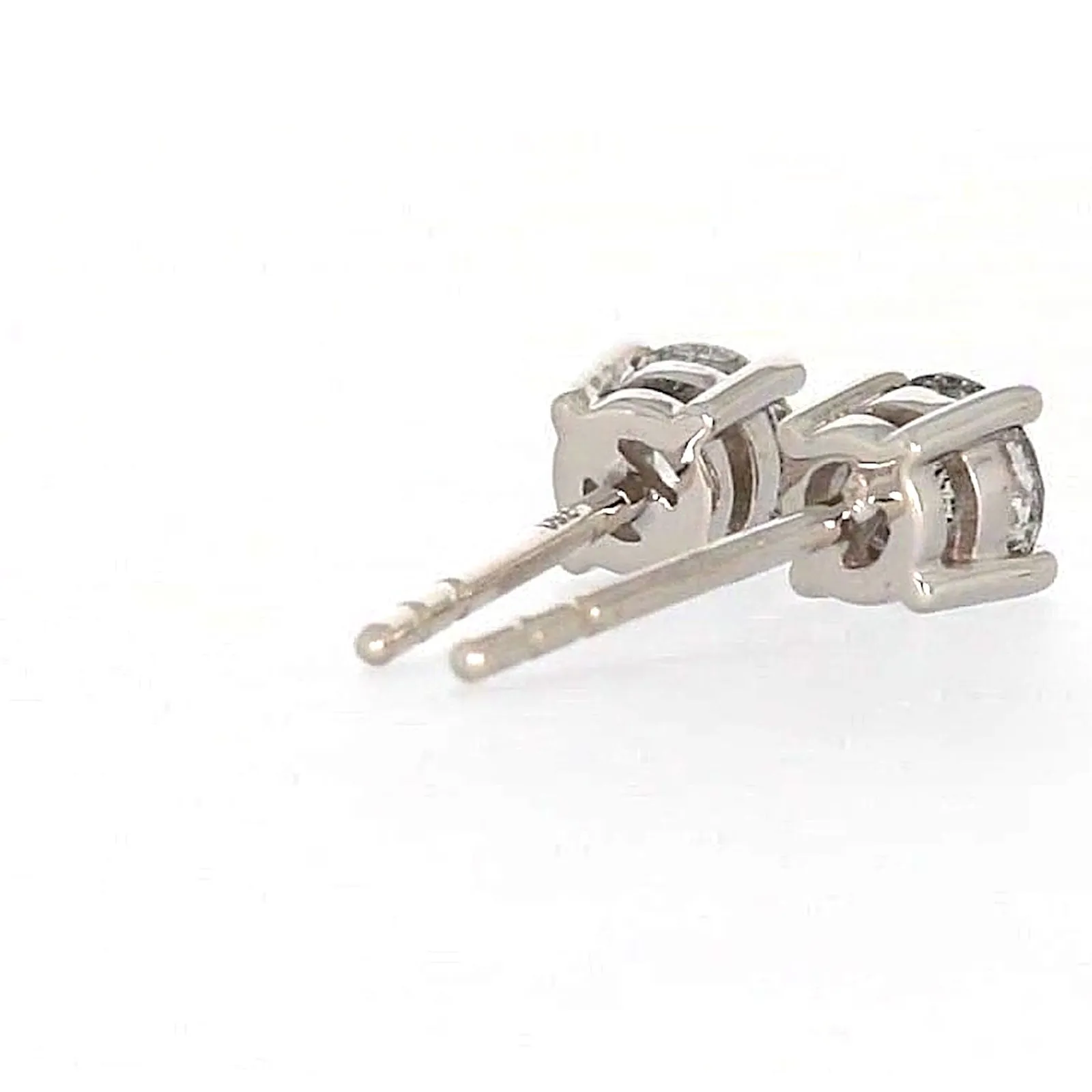 Solitaire 18ct White Gold Round Brilliant Cut with 1/2 Carat tw of Diamonds Studs