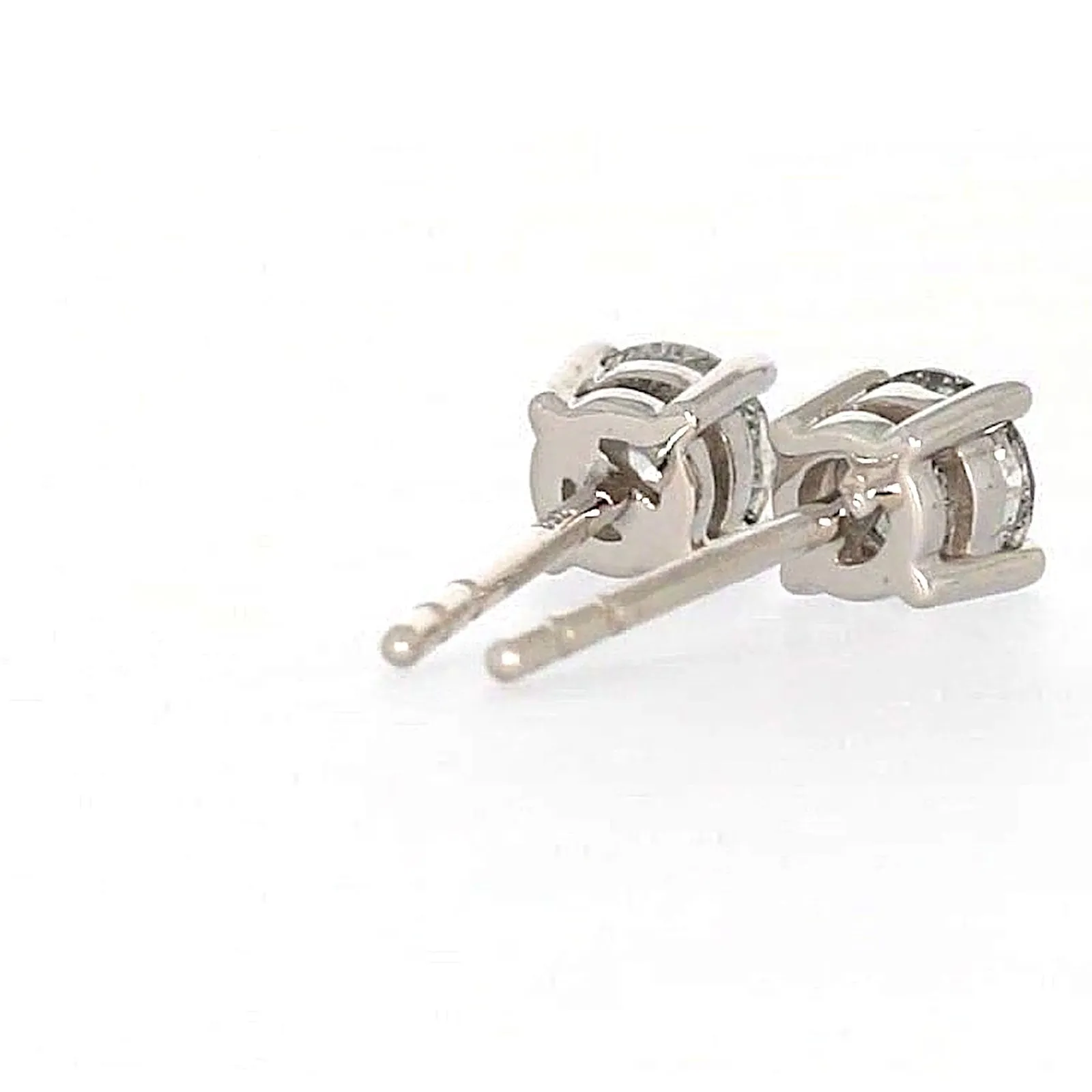 Solitaire 18ct White Gold Round Brilliant Cut with 1/2 Carat tw of Diamonds Studs