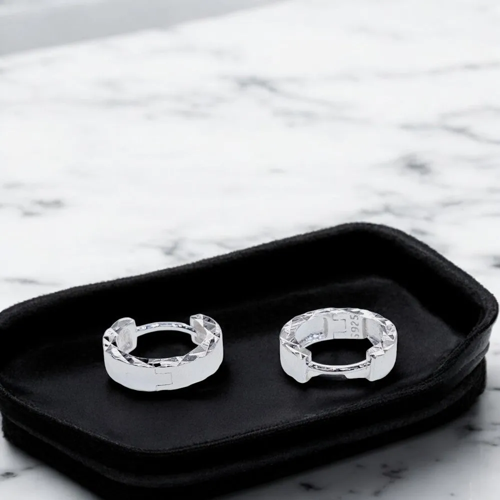 Sterling Silver Diamond-Cut Hoop Earrings – Minimalist Hypoallergenic Jewelry