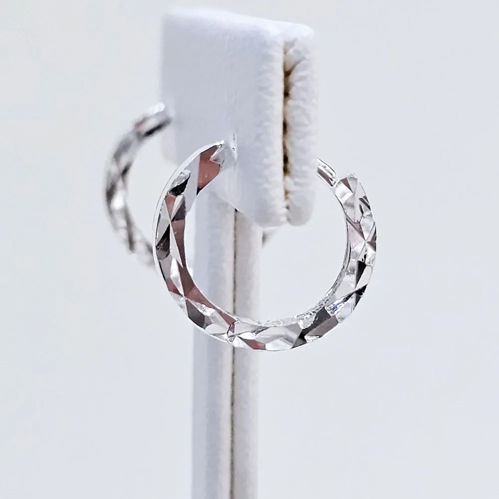 Sterling Silver Diamond-Cut Hoop Earrings – Minimalist Hypoallergenic Jewelry