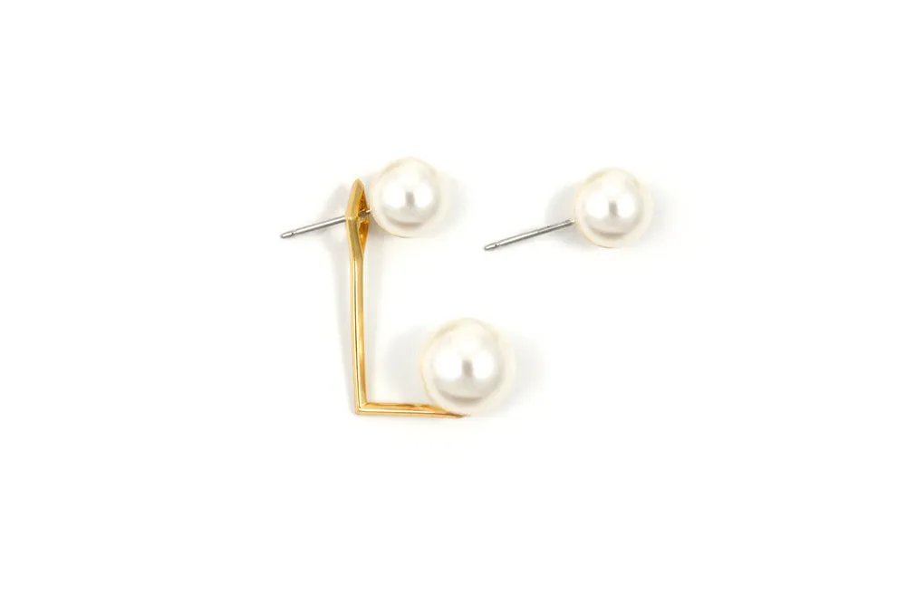 Stud Earrings w/floating pearl, Gold