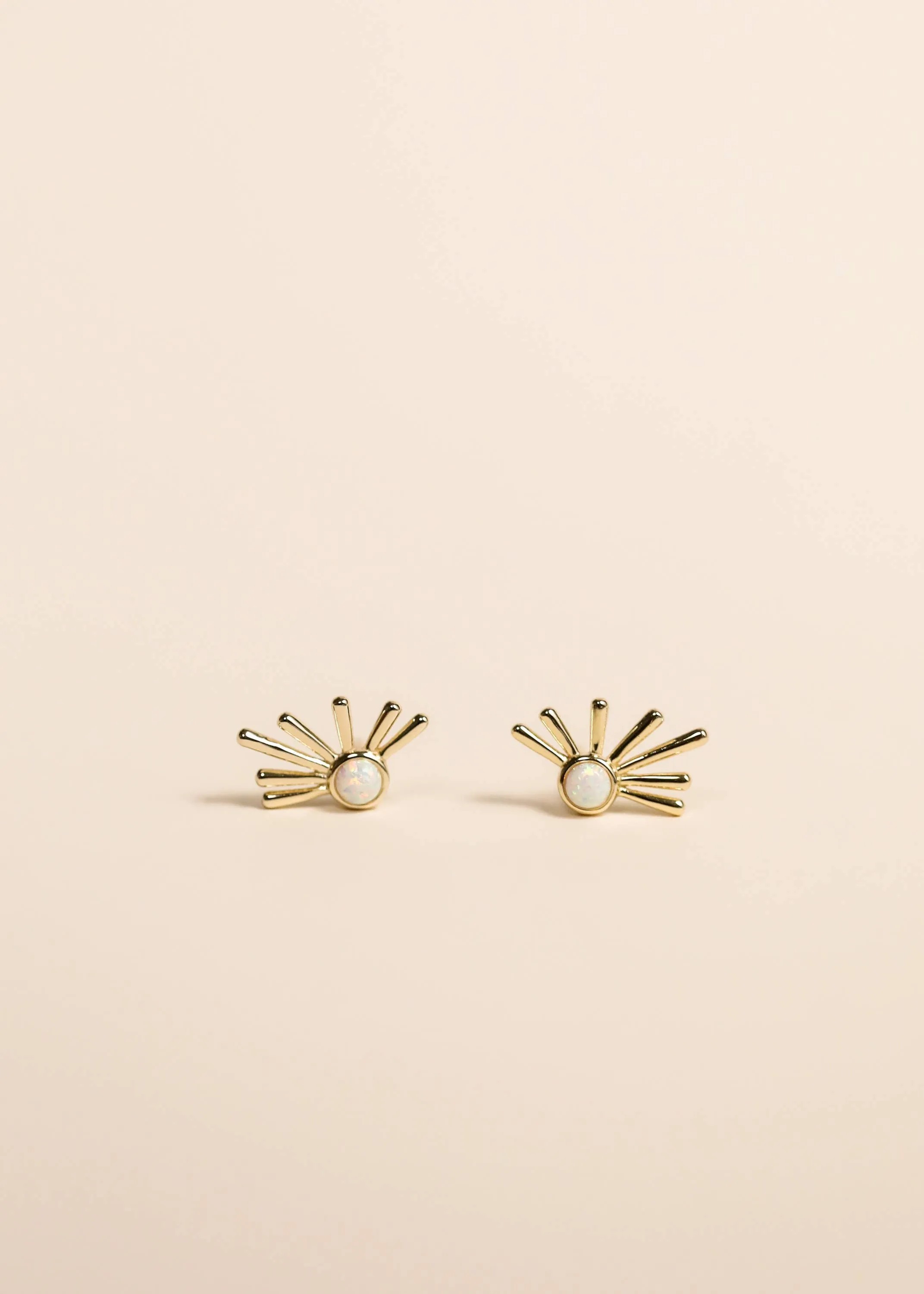 Sun Ray - White Opal - Earring