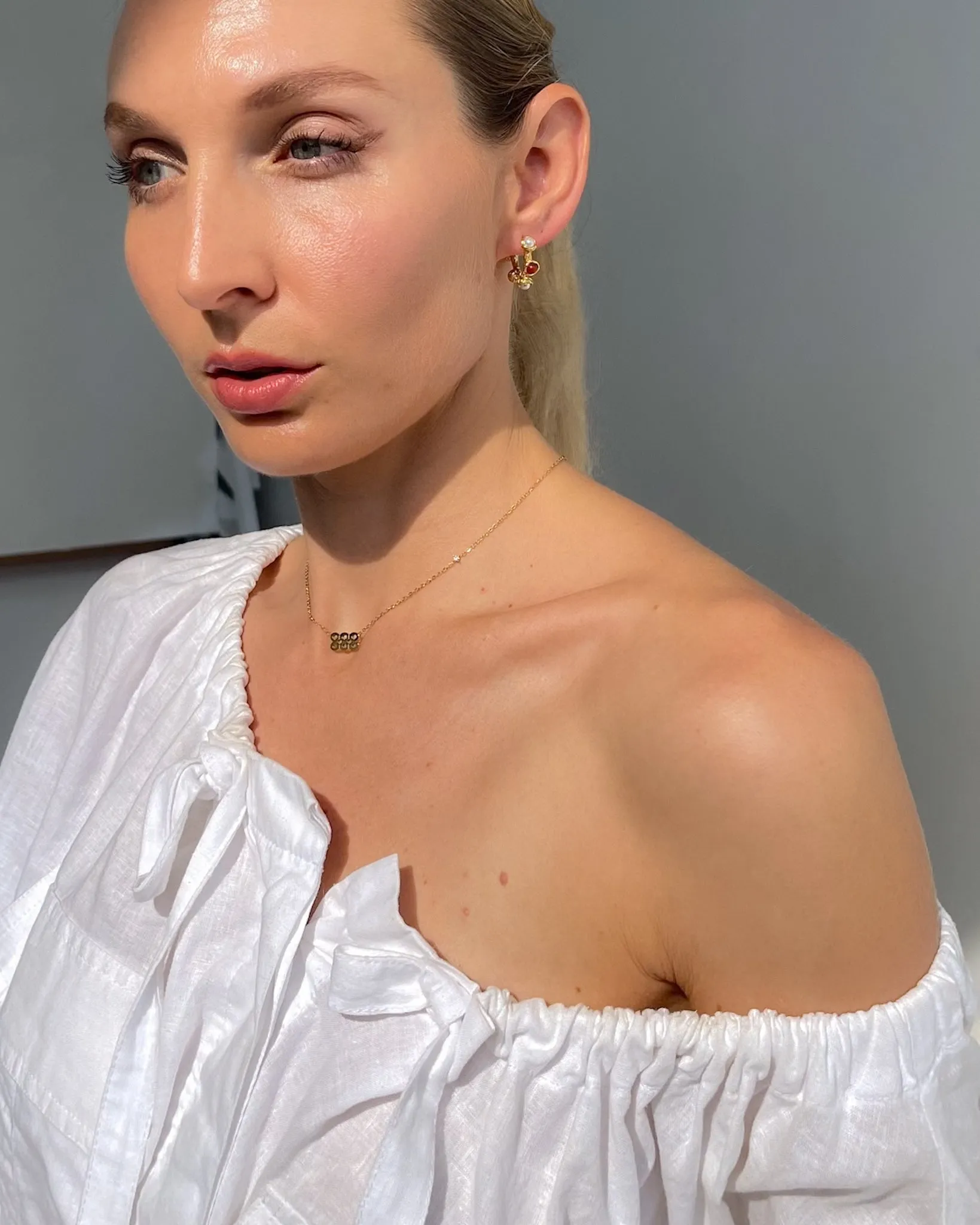 TEXTURED PEARL & STONE STUD HOOPS 18K GOLD PVD