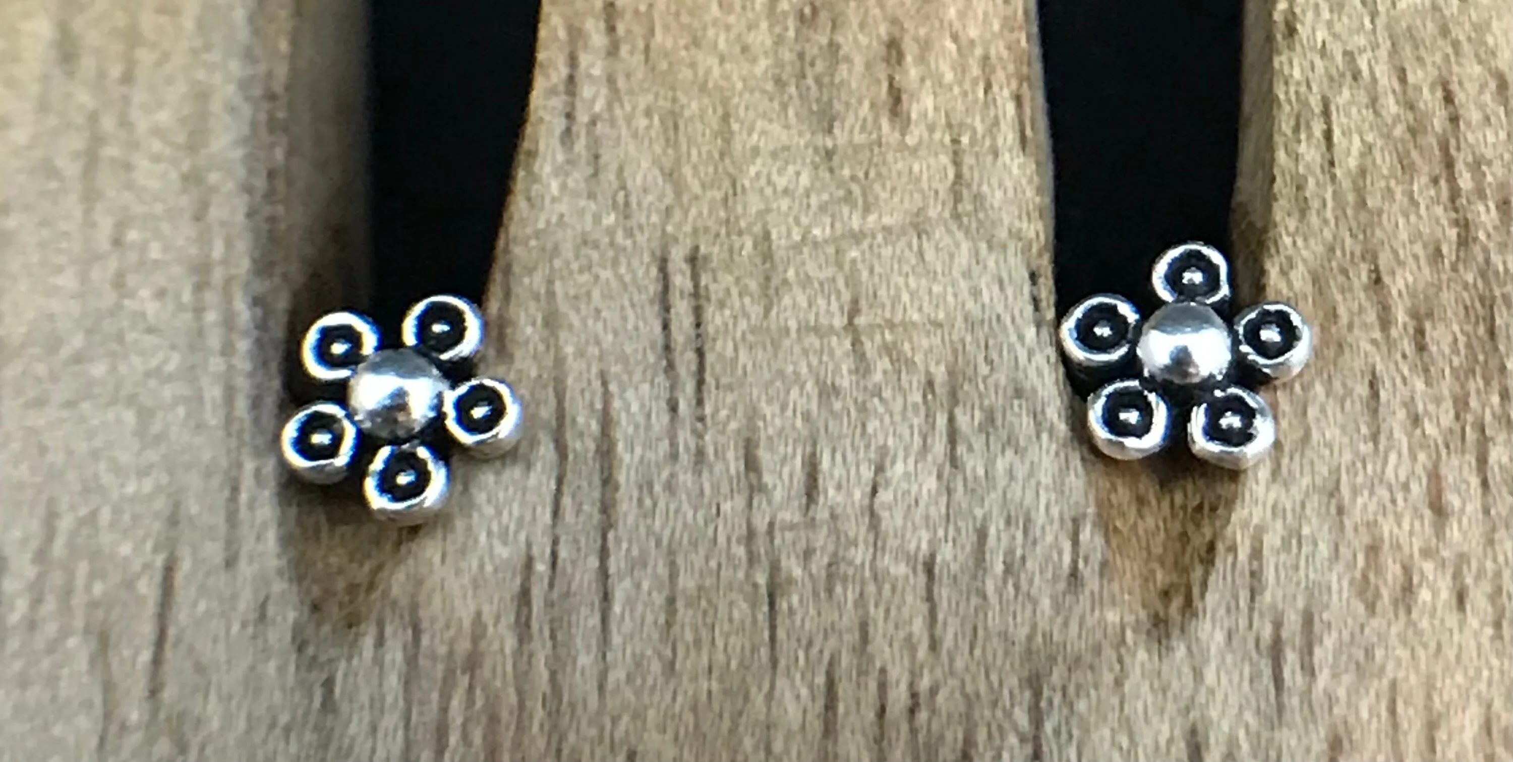 Tiny flower Sterling Silver 925 earrings - TSE005