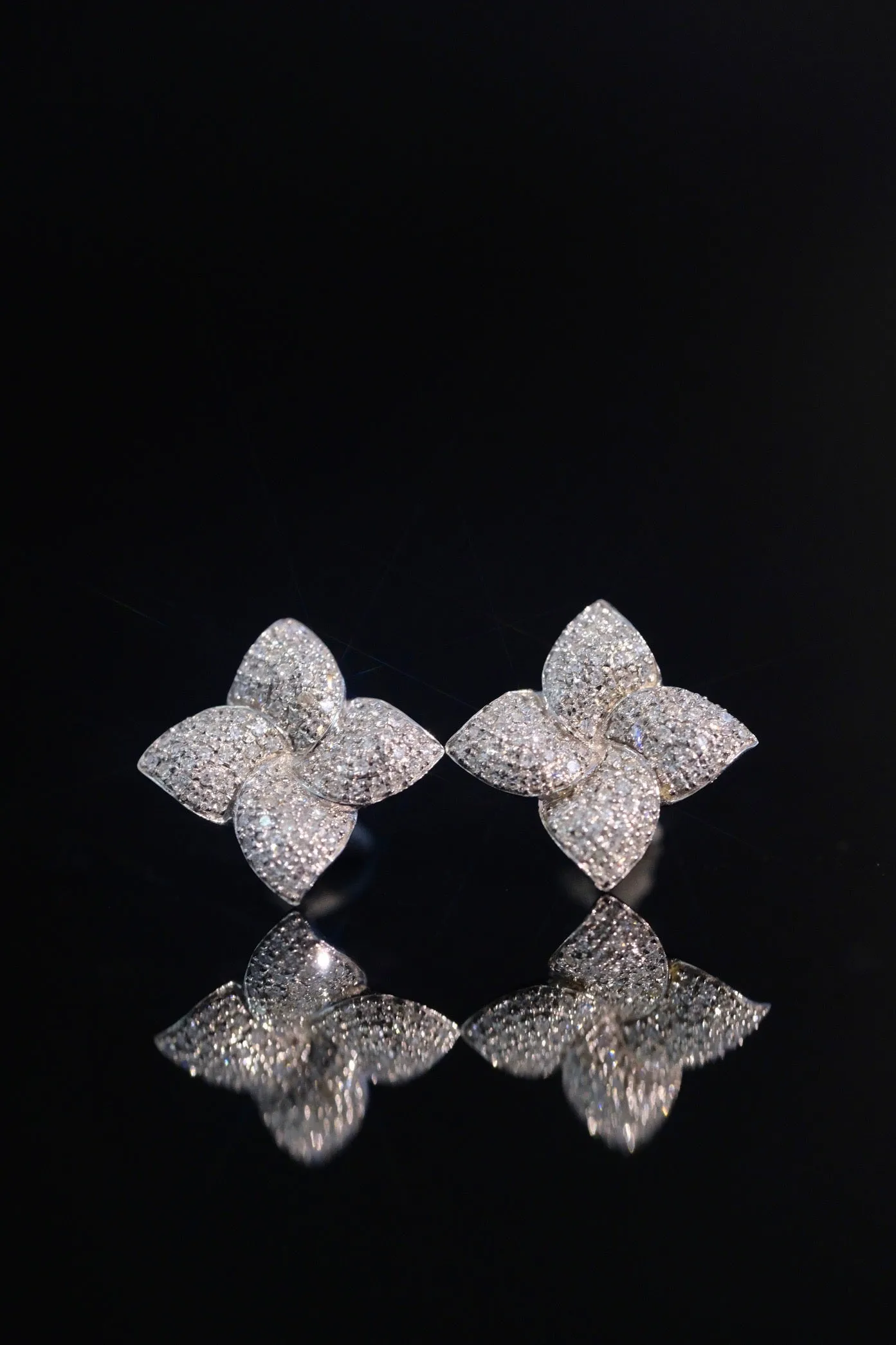 Vintage 18K Solid Gold Four Leaf Flower Diamond Stud Earrings, Clover earrings, gift for her